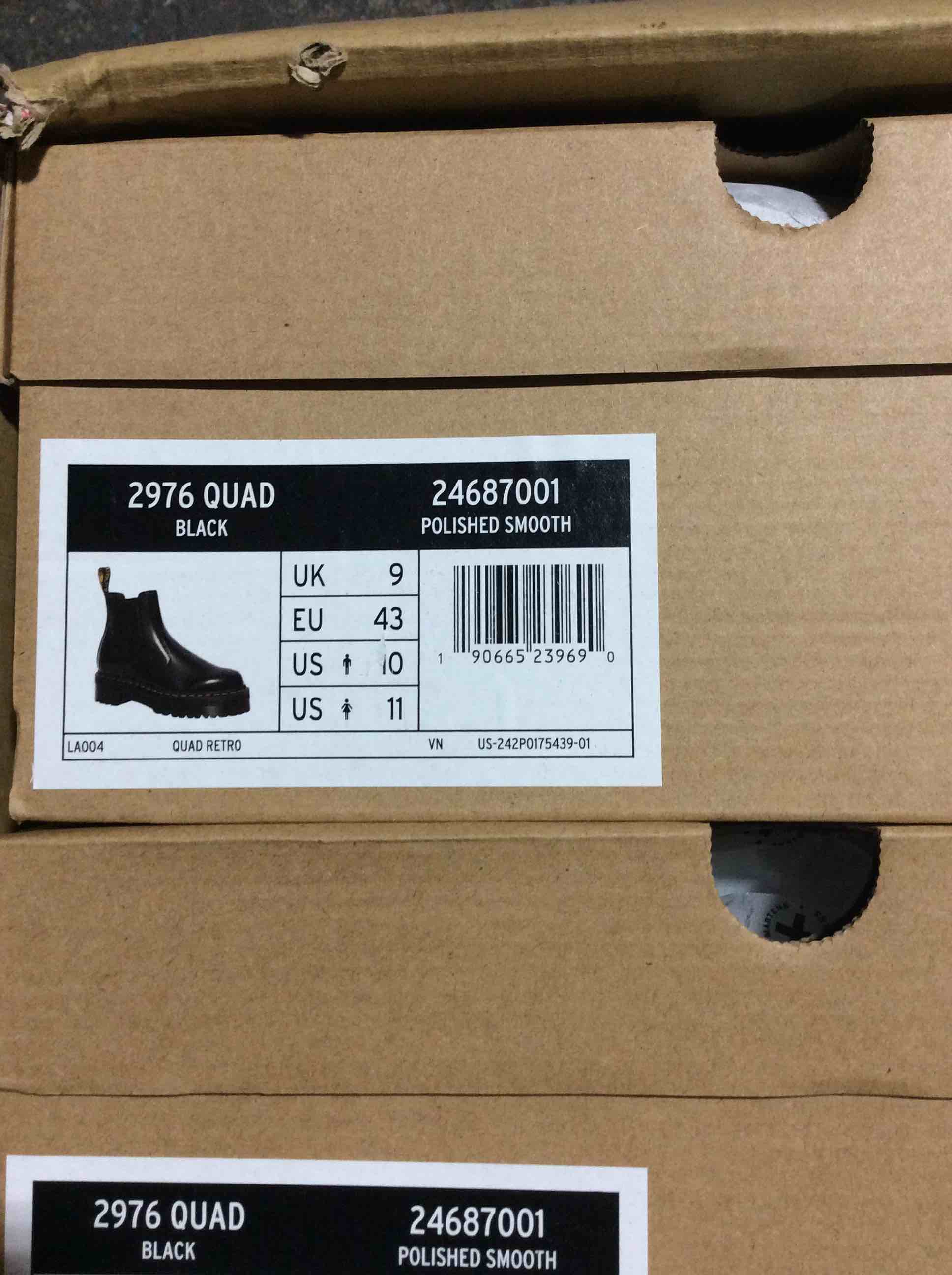 Condition photo showing Brand New for size 11 dr. martens 2976 slip-resistant boot chelsea boot - black