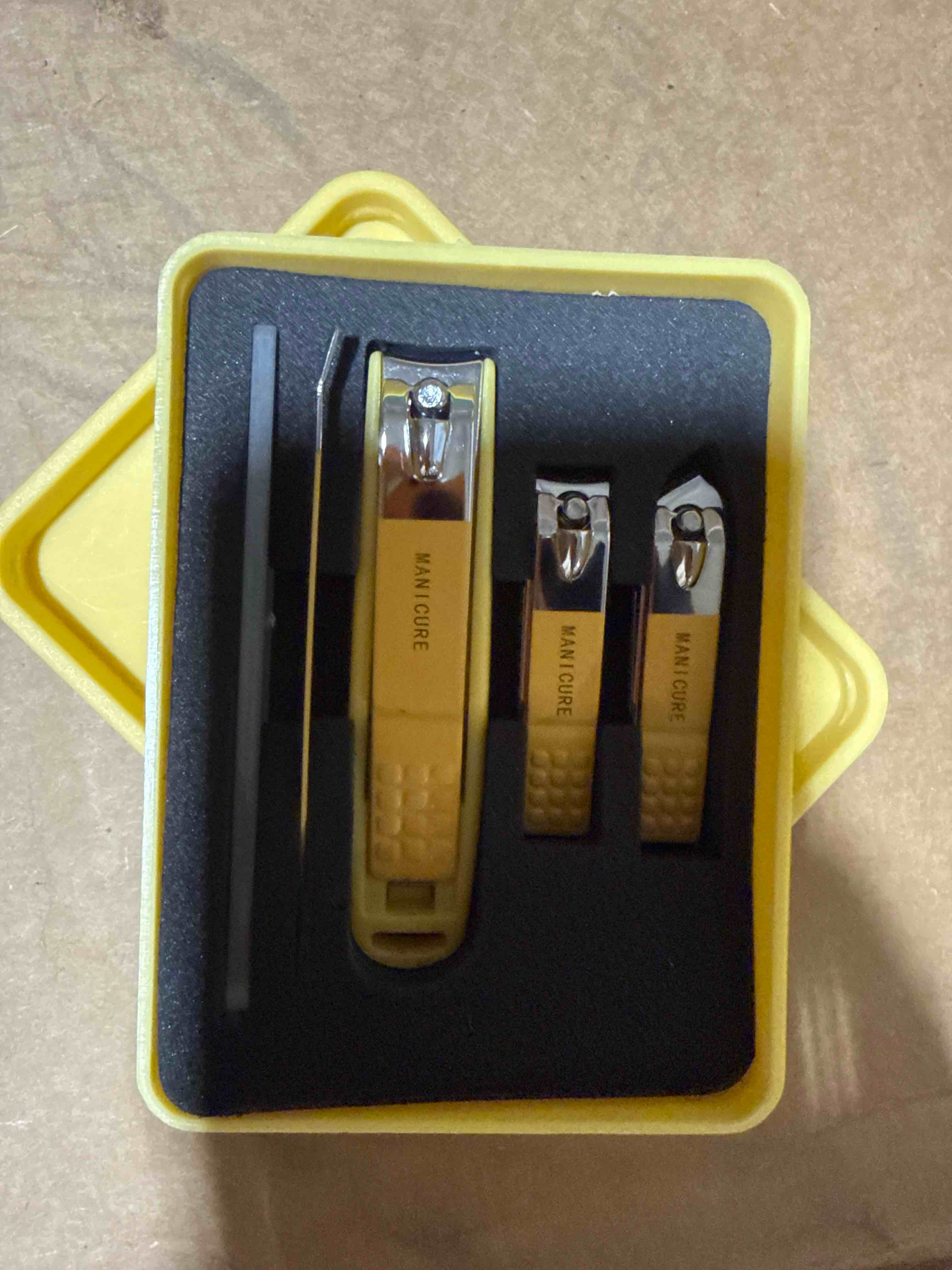 Condition photo showing Brand New for 5 pc manicure set 