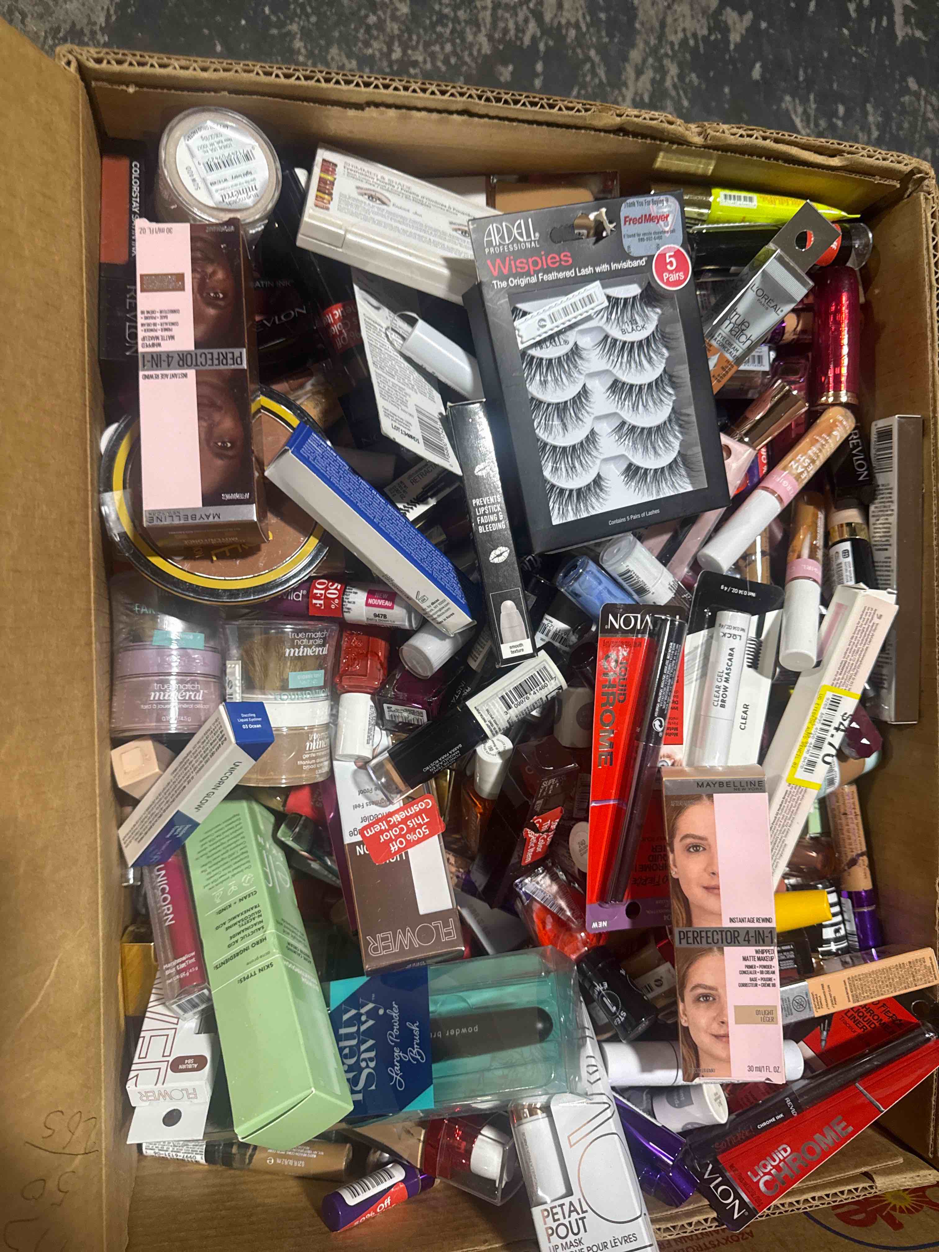 Condition photo showing New/Like New for pack of 10 assorted cosmetics - bid per item