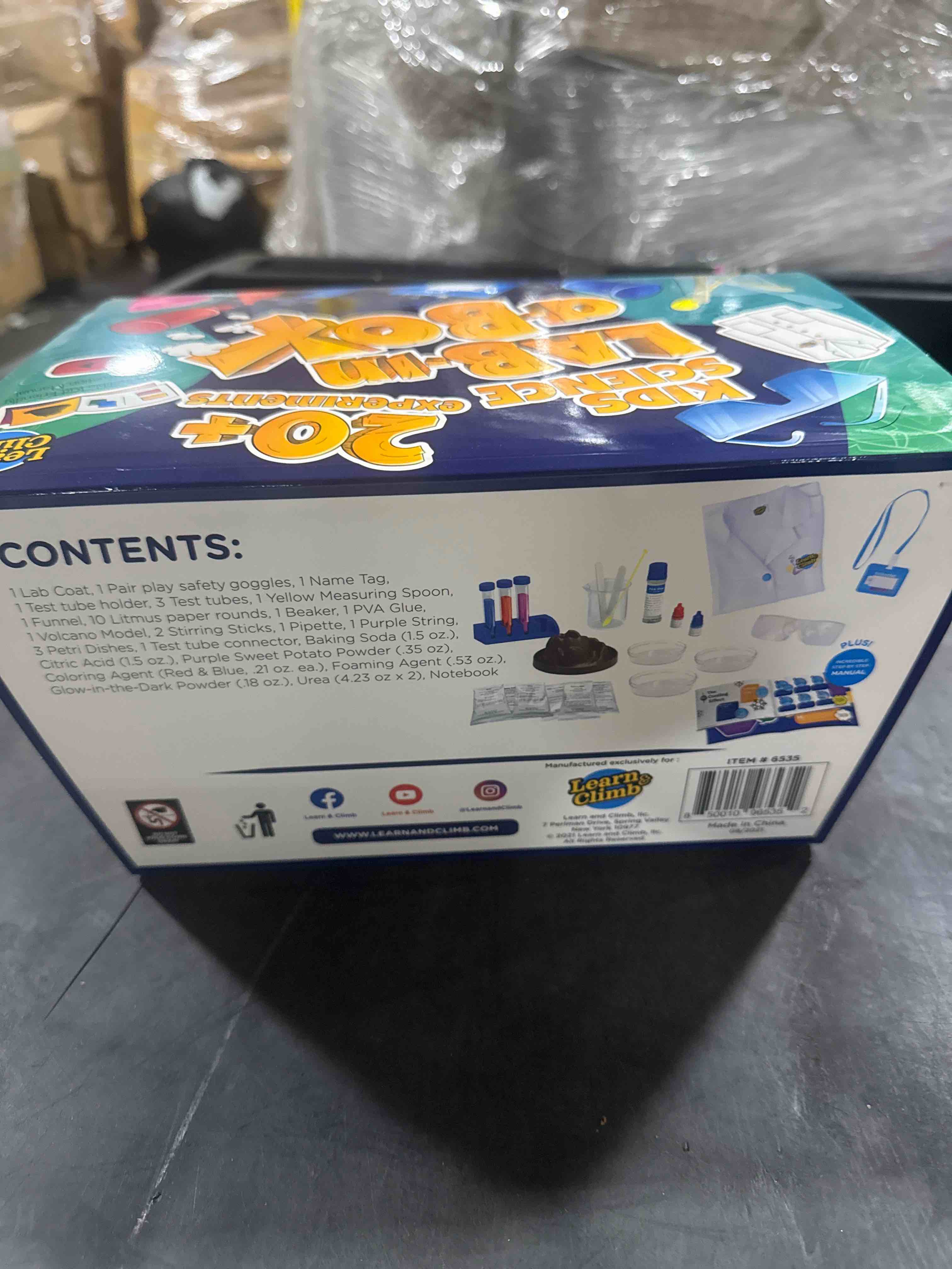 Condition photo showing New/Like New for kids science kit with lab coat gift set - over 20 experiments for kids 4-6
