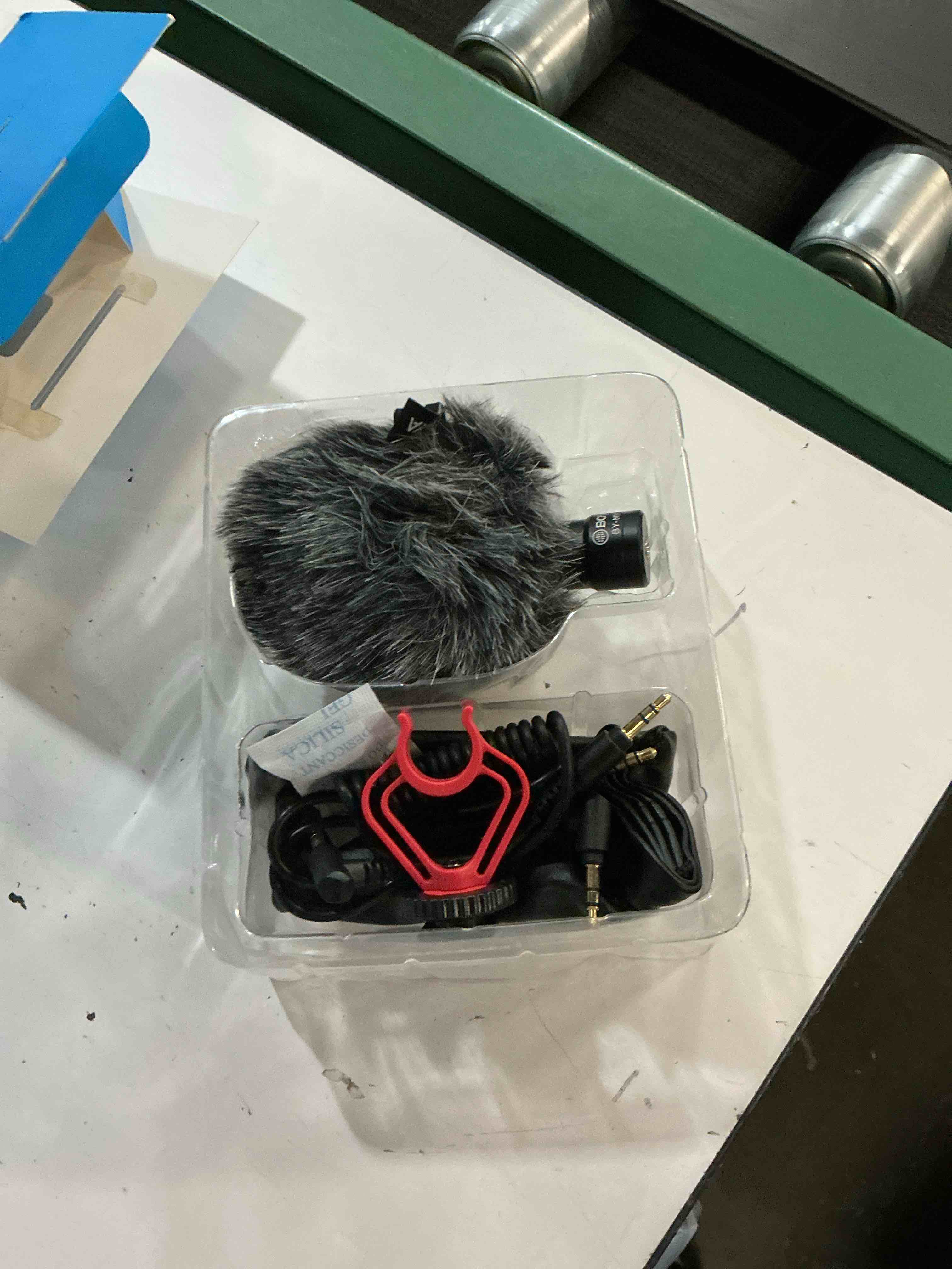 https://s3.amazonaws.com/lotting-images-prod/bidfta/_1781110085778.jpeg