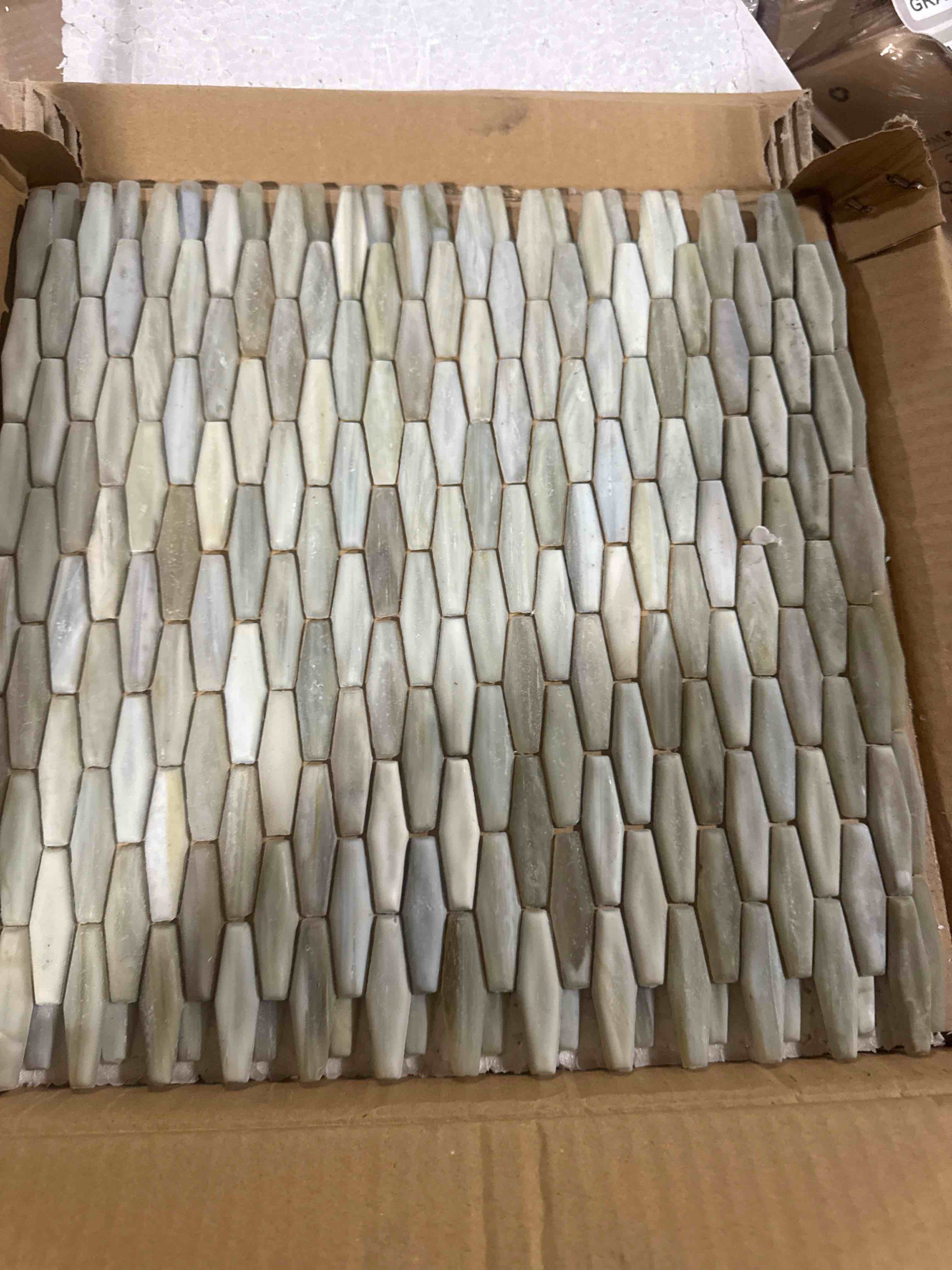 Condition photo showing New/Like New for stone & pewter vicenza silk 12x 12 sheet - bid per sq ft 