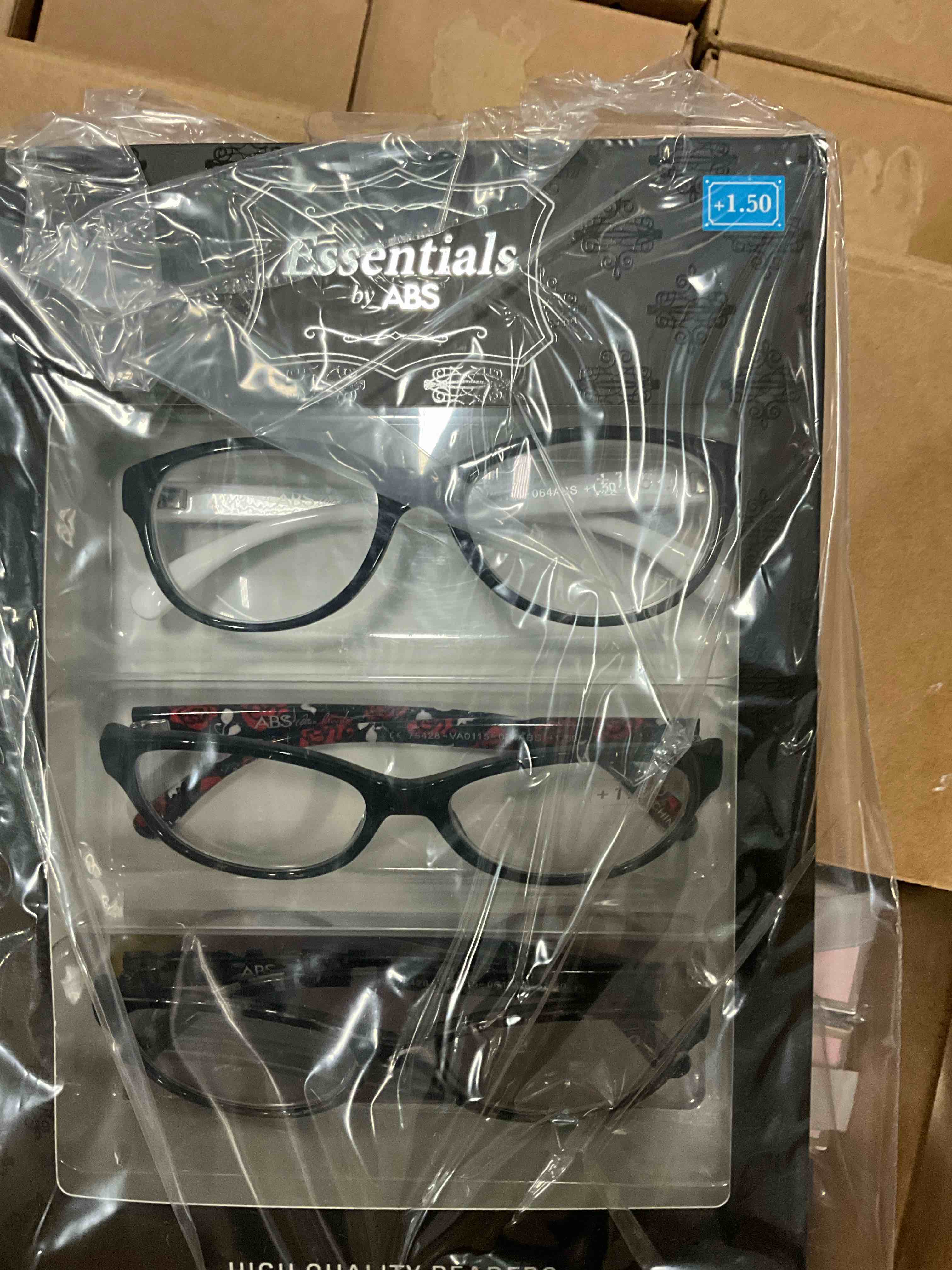 Condition photo showing Good Condition for box lot of miscellaneous items 