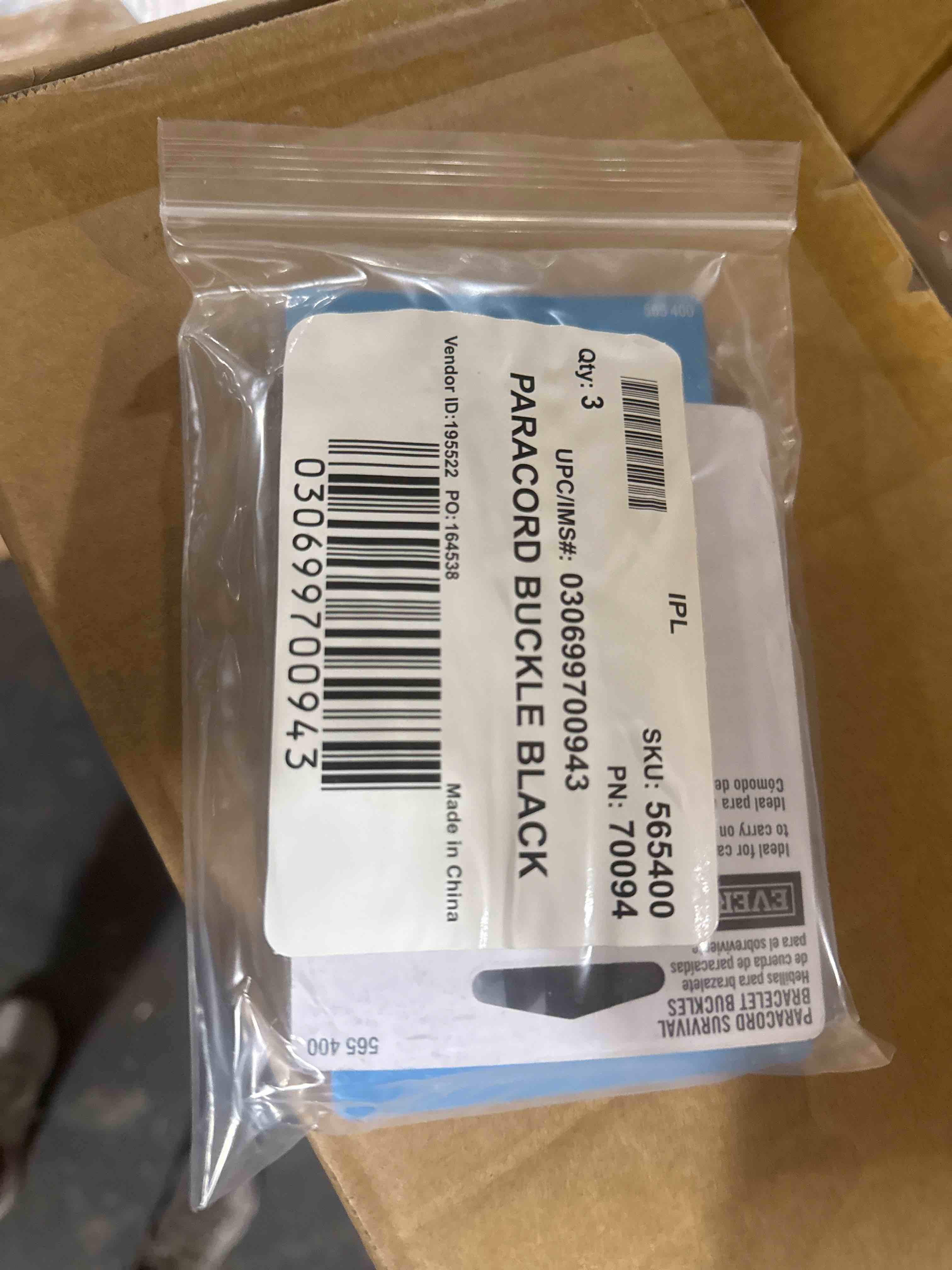 Condition photo showing New/Like New for case of 3 - 3/4 in. paracord survival bracelet buckle (2-pack), black