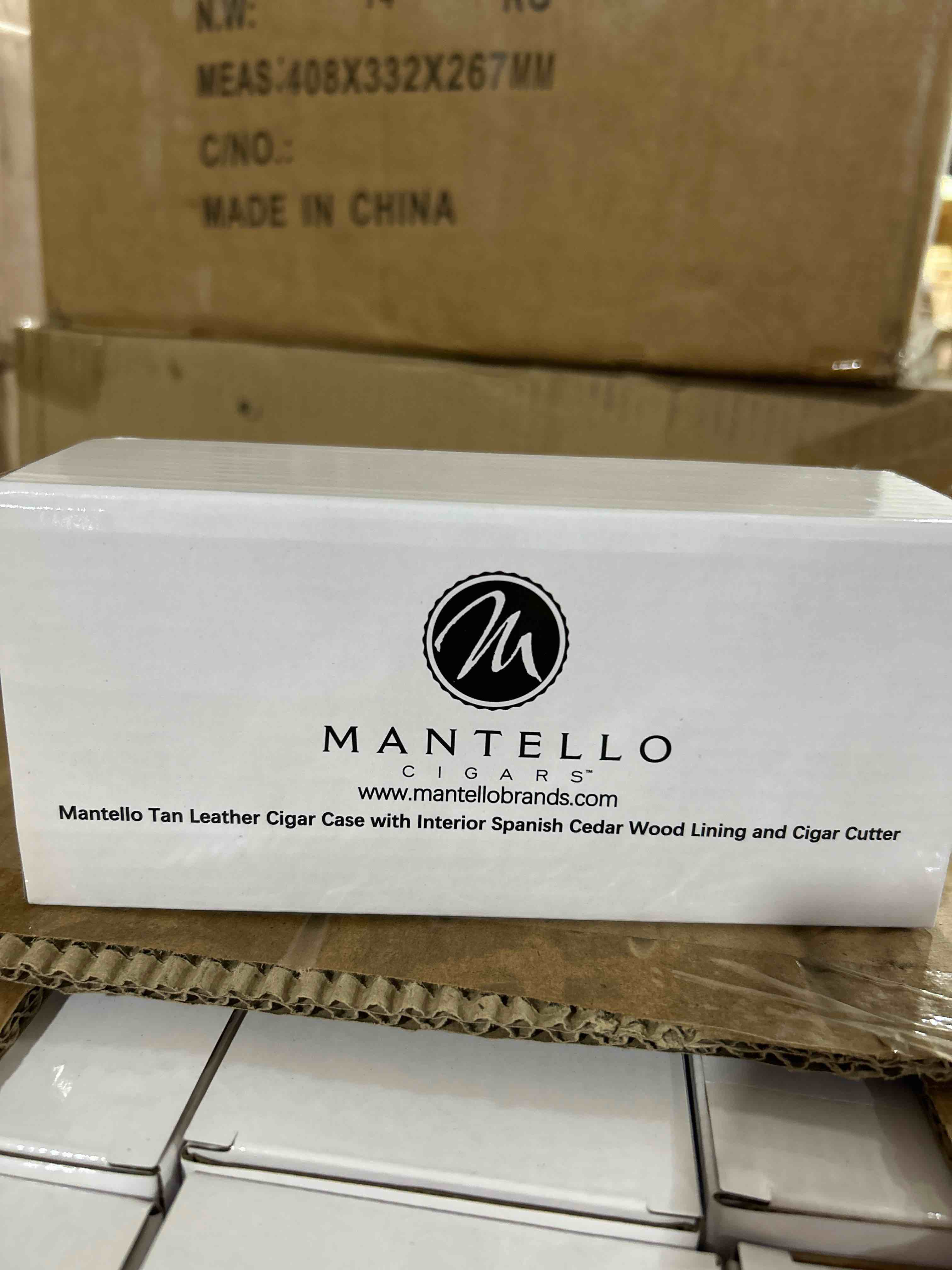 Condition photo showing Brand New for mantello cigars mantello tan leather cigar case with interior spanish cedar wood lining and cigar cutter