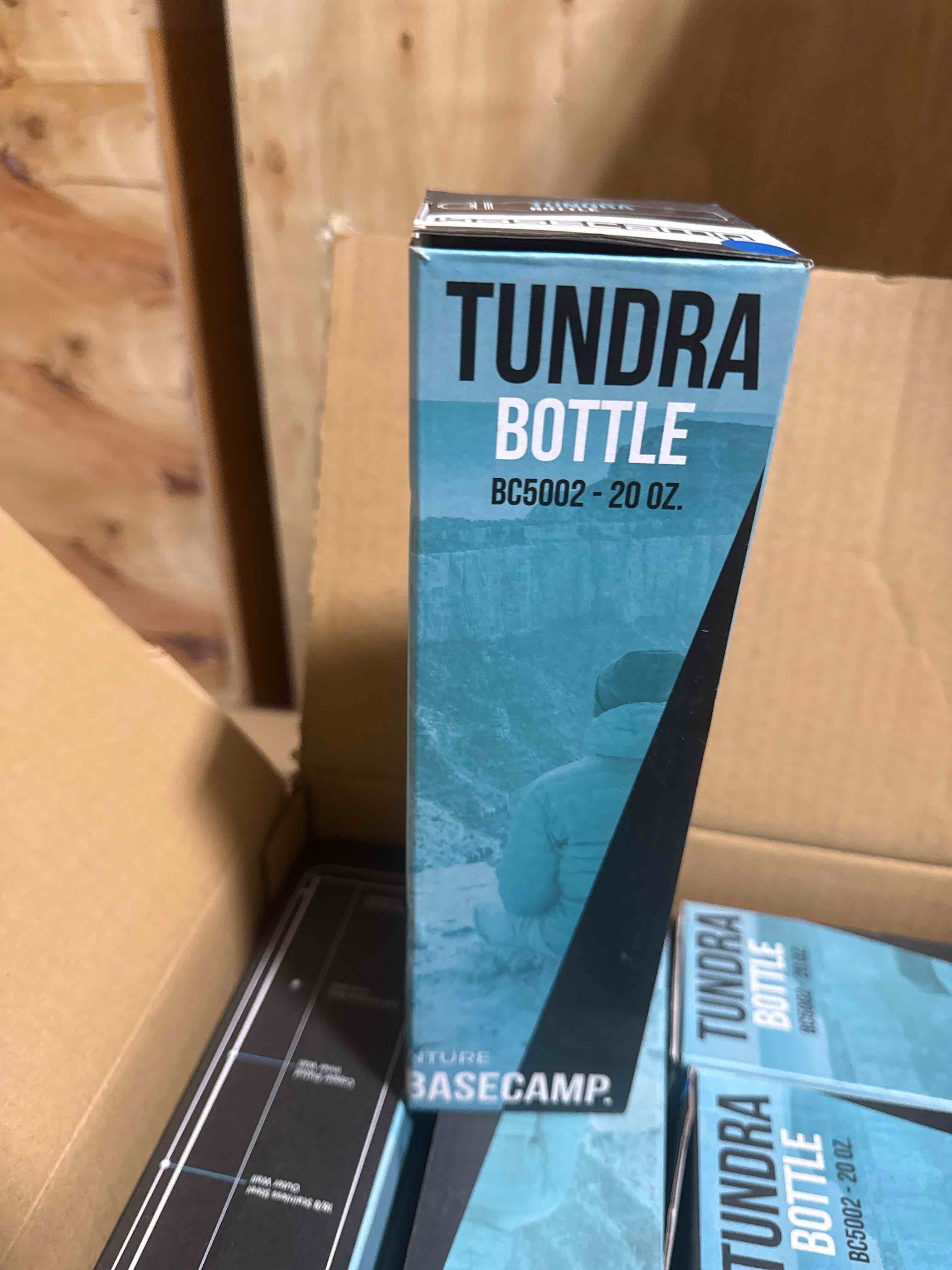 Condition photo showing New/Like New for tundra bottle 20 oz