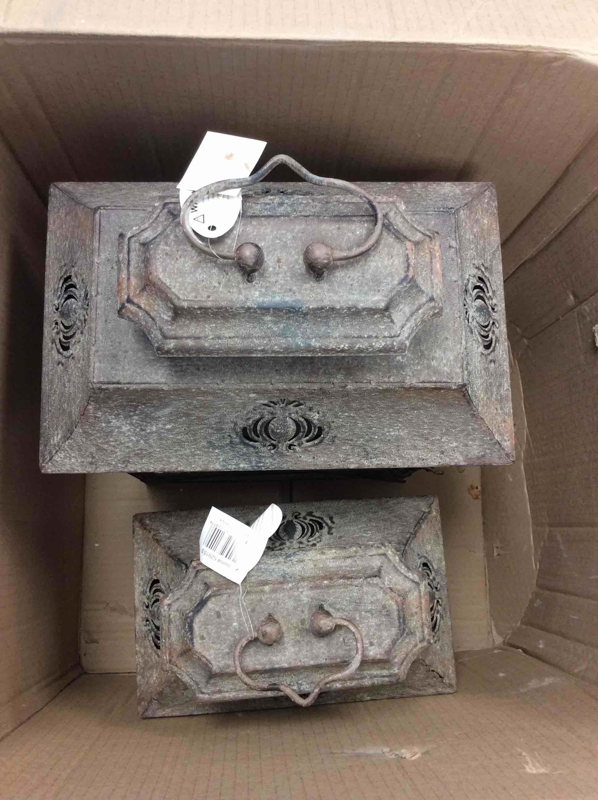 Condition photo showing New/Like New for decor traditional lantern 