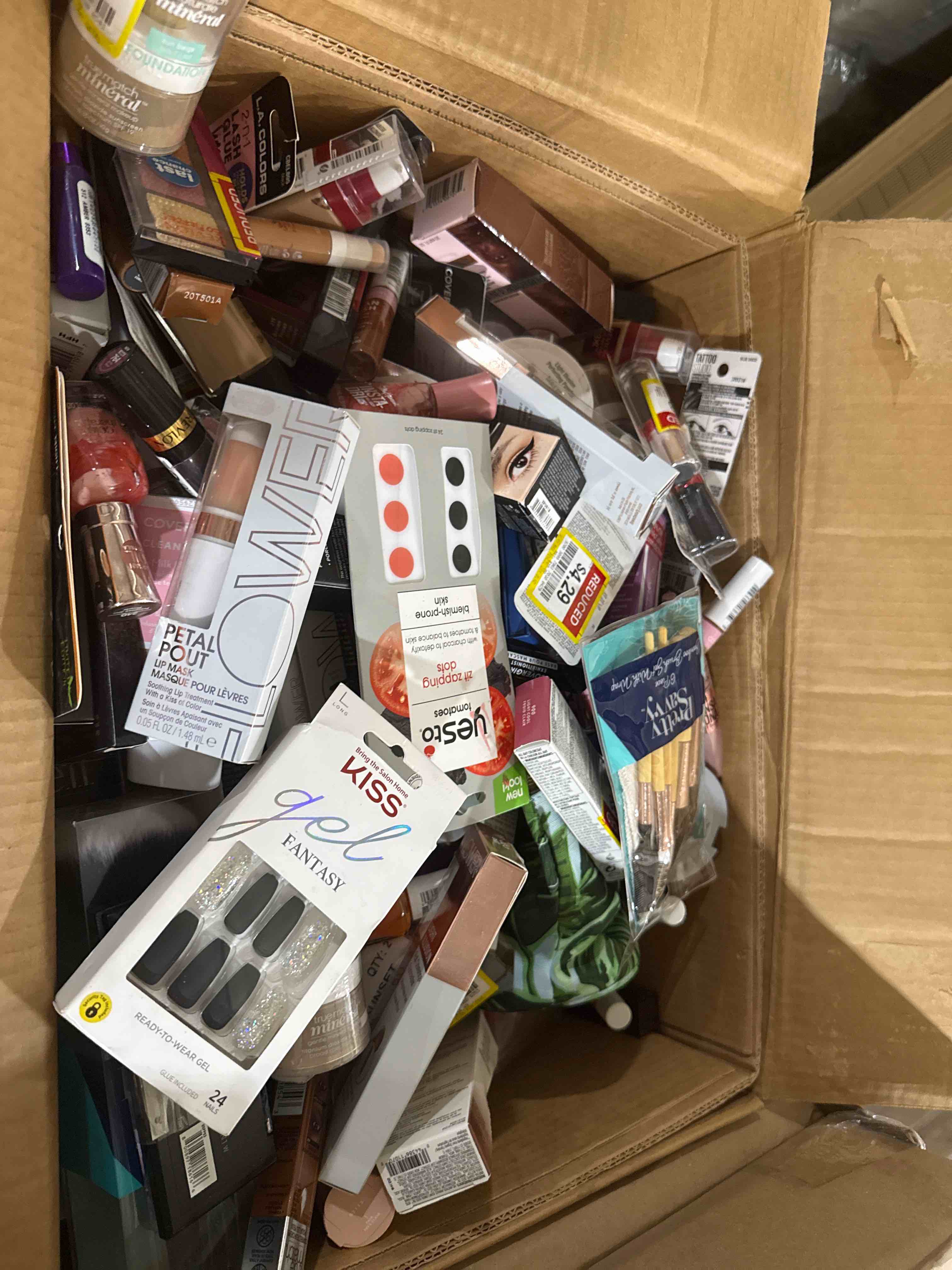 Condition photo showing New/Like New for assorted mixed makeup (cosmetics & skin care) (different brands)