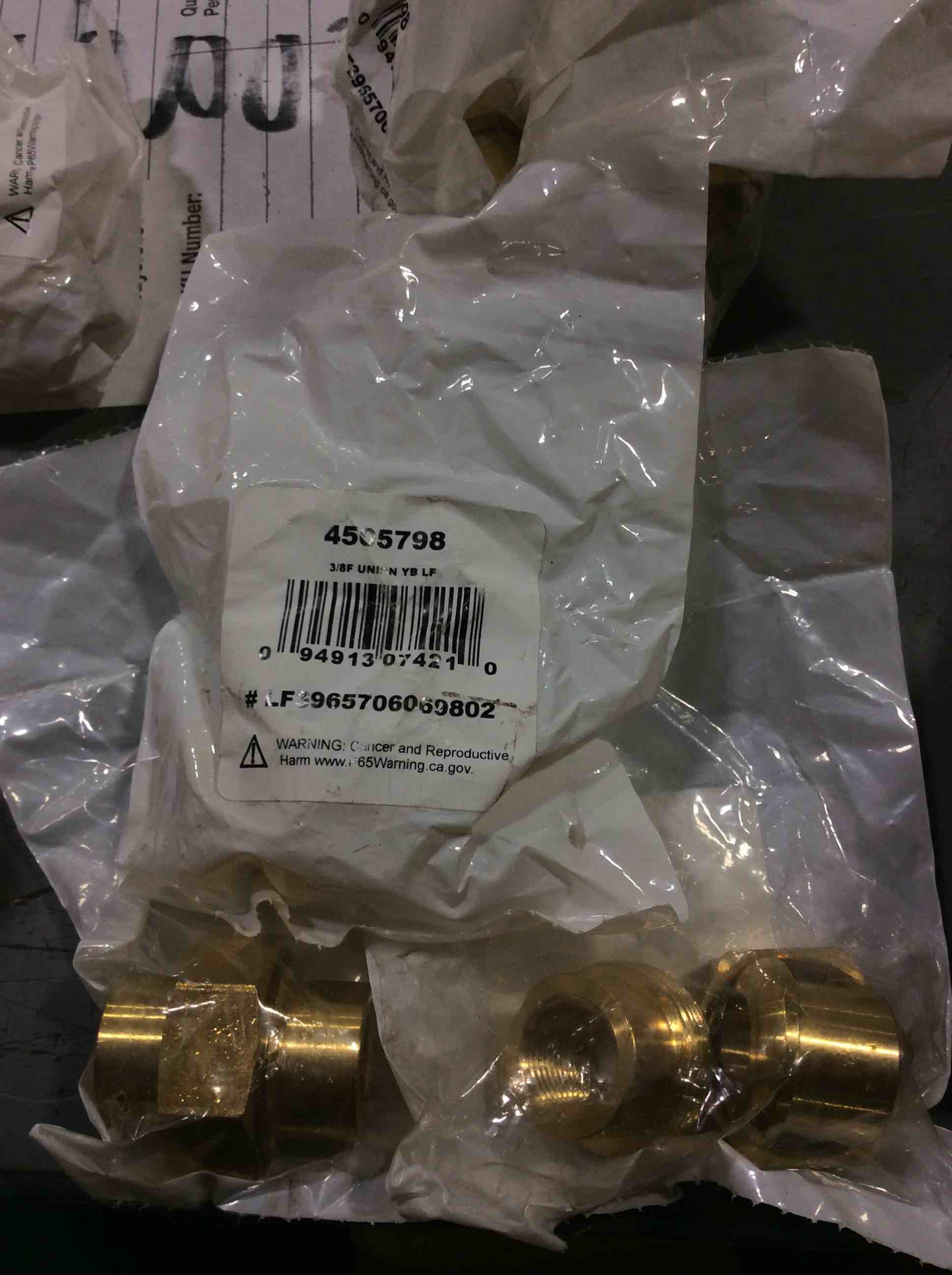 Condition photo showing New/Like New for jmf 4505798 0.375 in. union pipe brass fitting(3)