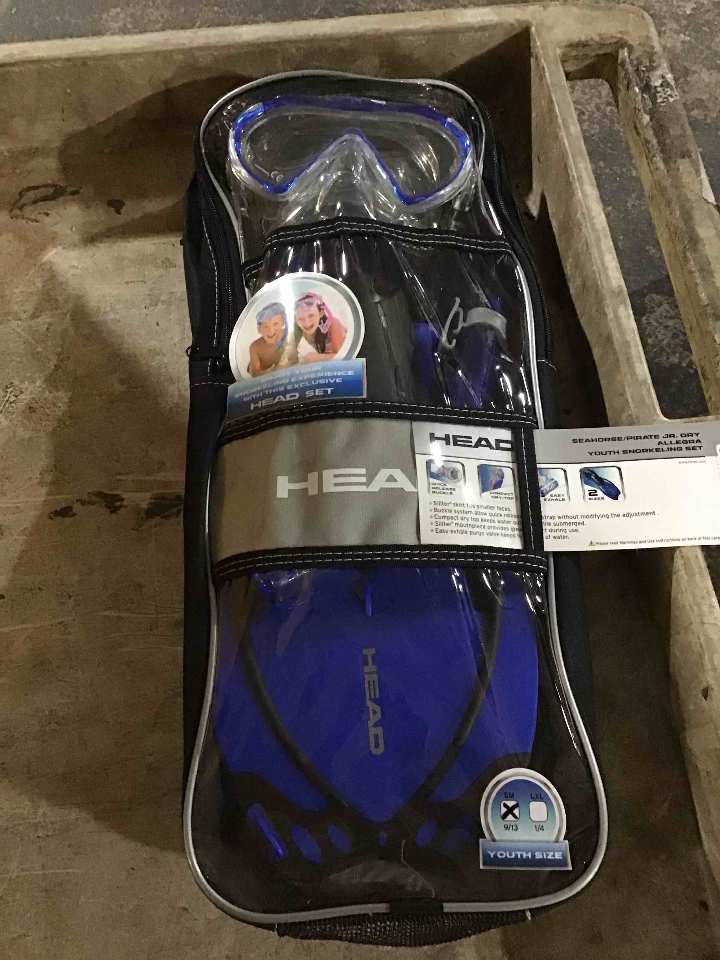 Condition photo showing New/Like New for head 3-pc. seahorse pirate allegra junior snorkel set (blue)