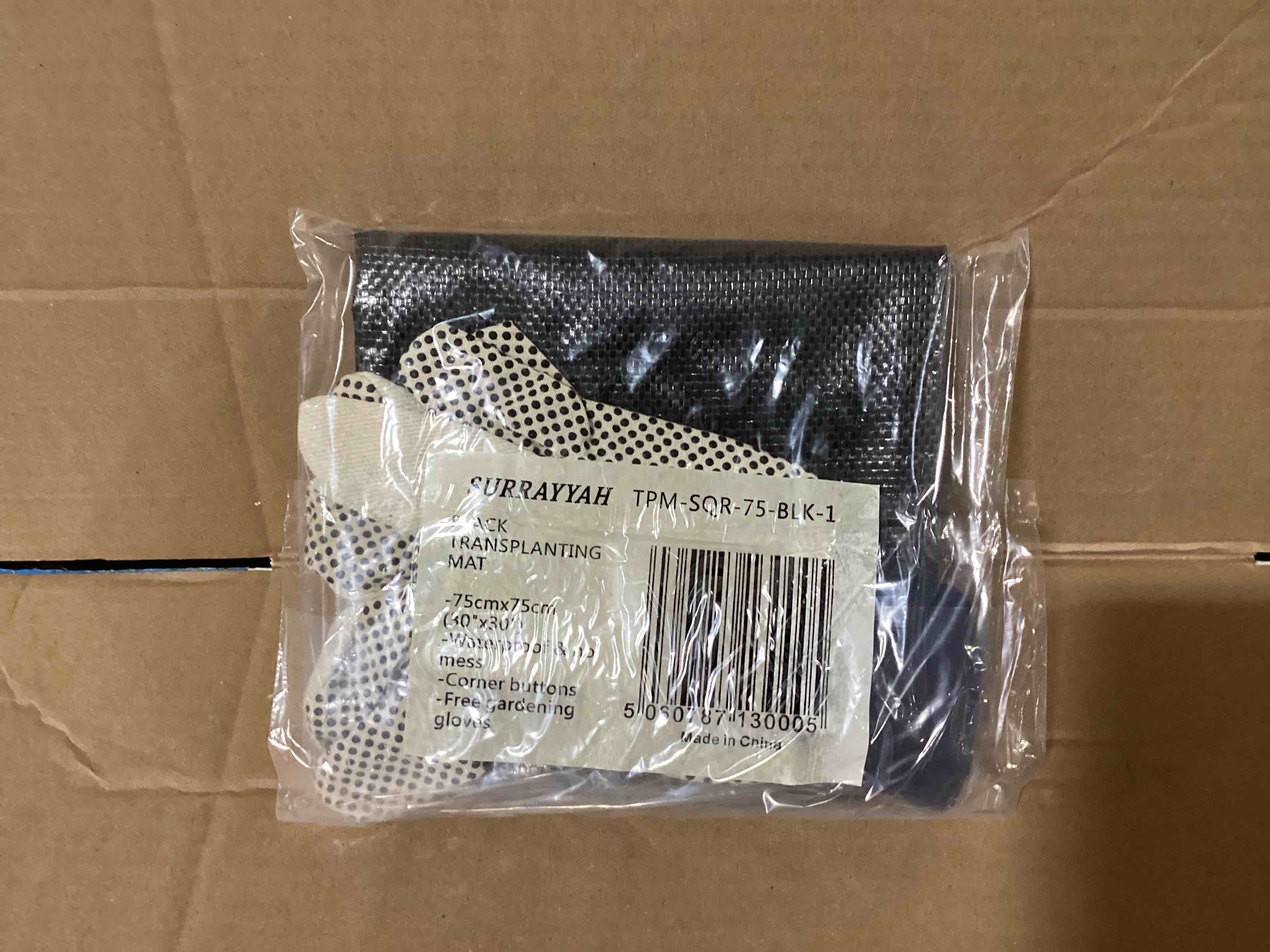 Condition photo showing New/Like New for surrayyah black transplanting matt with gloves 30“ x 30“ waterproof no mess button corners