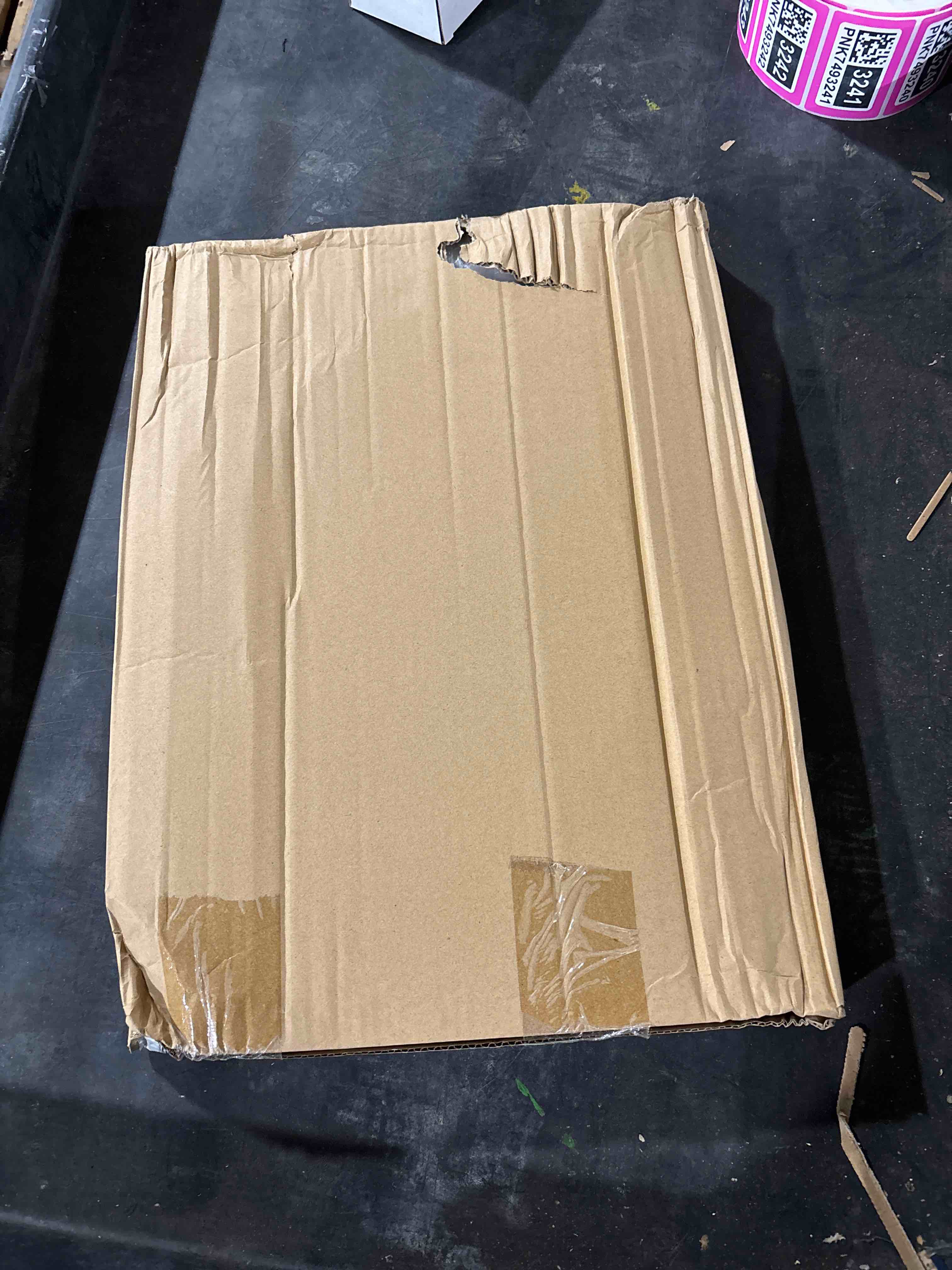 https://s3.amazonaws.com/lotting-images-prod/bidfta/_1788792725218.jpeg