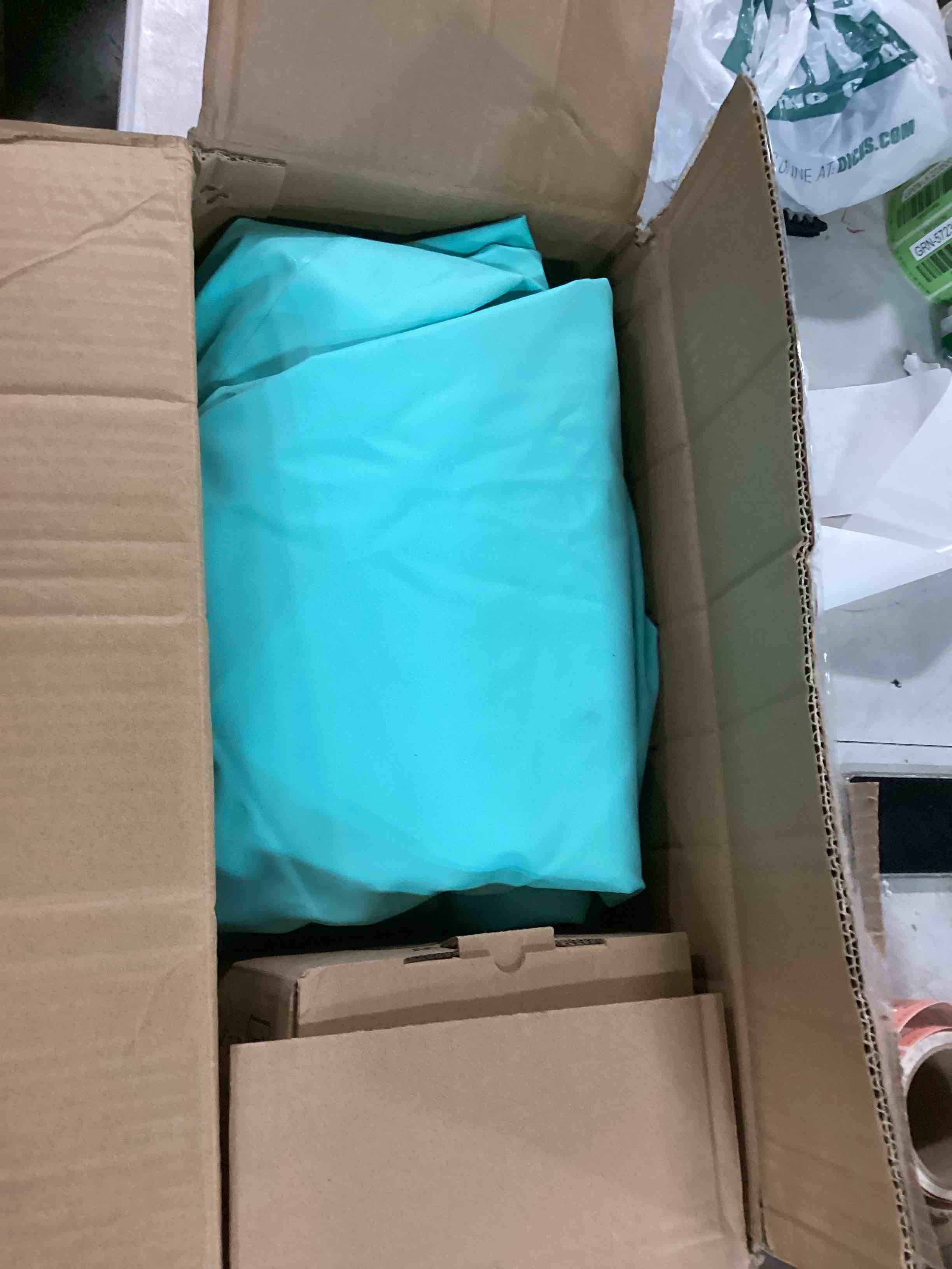 https://s3.amazonaws.com/lotting-images-prod/bidfta/frX03000001Y8FQ_1707568894281.jpeg