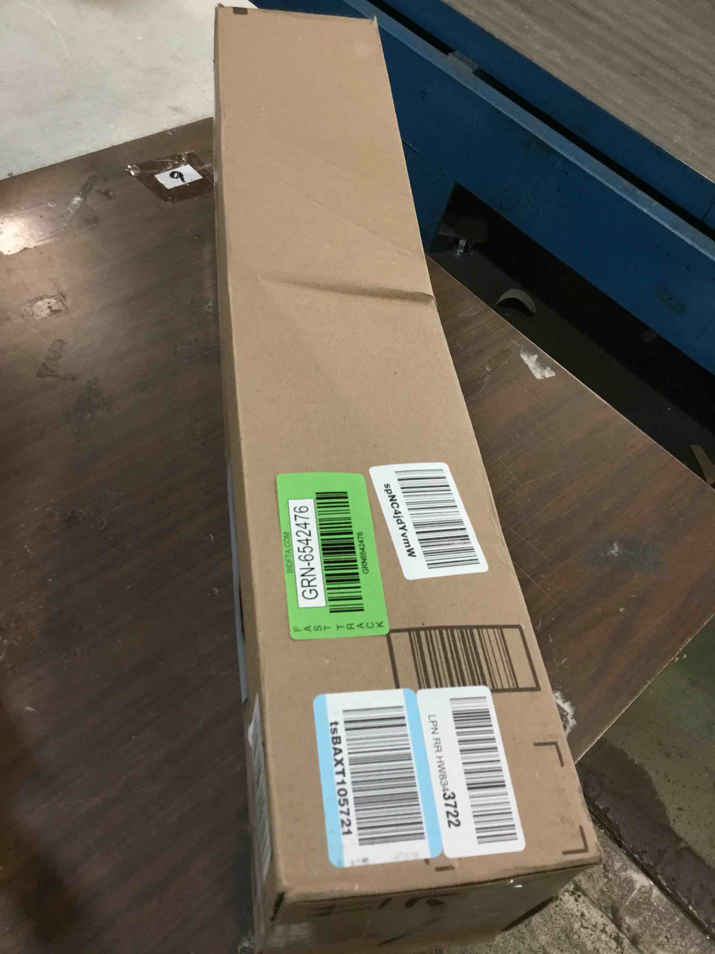 https://s3.amazonaws.com/lotting-images-prod/bidfta/tsBAXT105721_1717703092887.jpeg