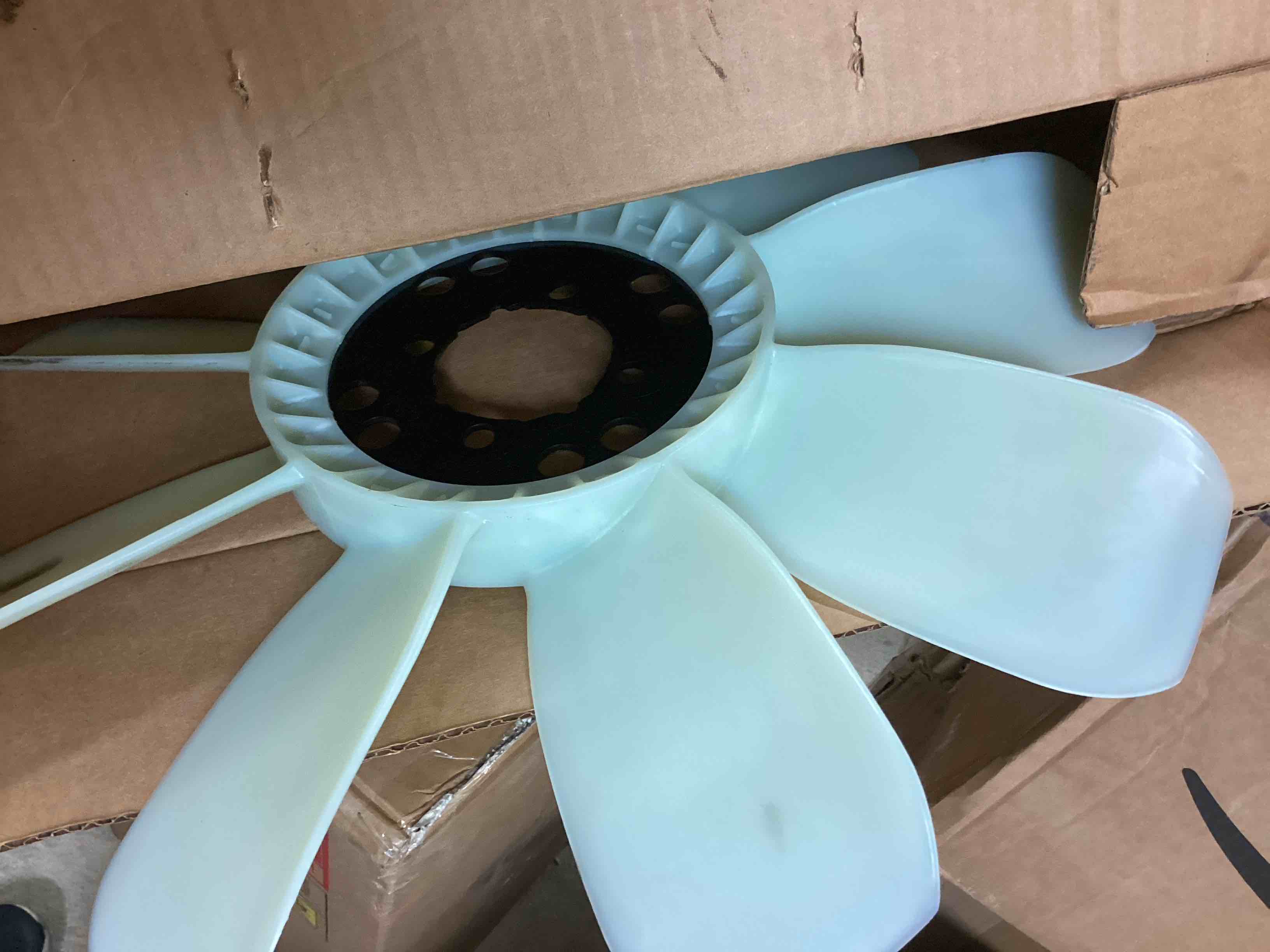 Condition photo showing As Is for GM Genuine Parts 15-80697 (15167687) Engine Cooling Fan Blade