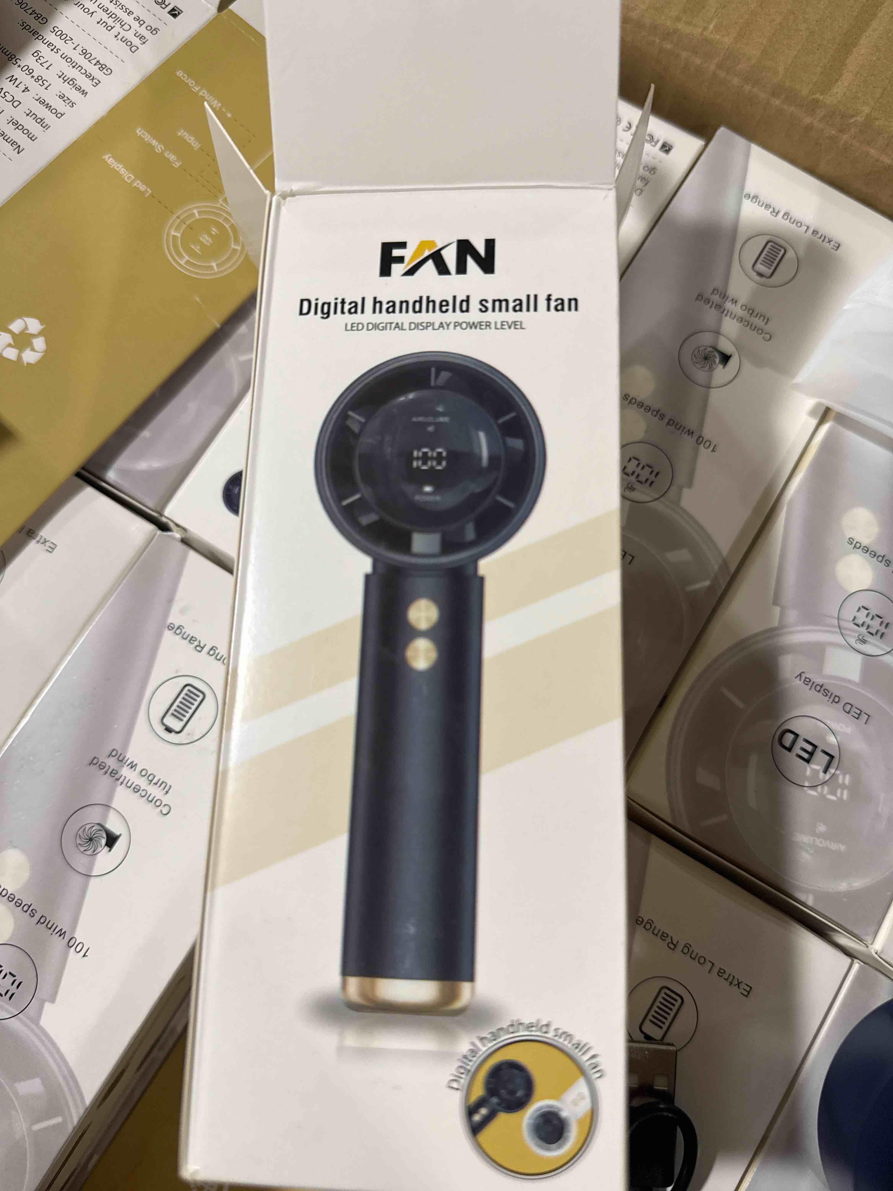 https://s3.amazonaws.com/lotting-images-prod/bluefan_1780588812274.jpeg