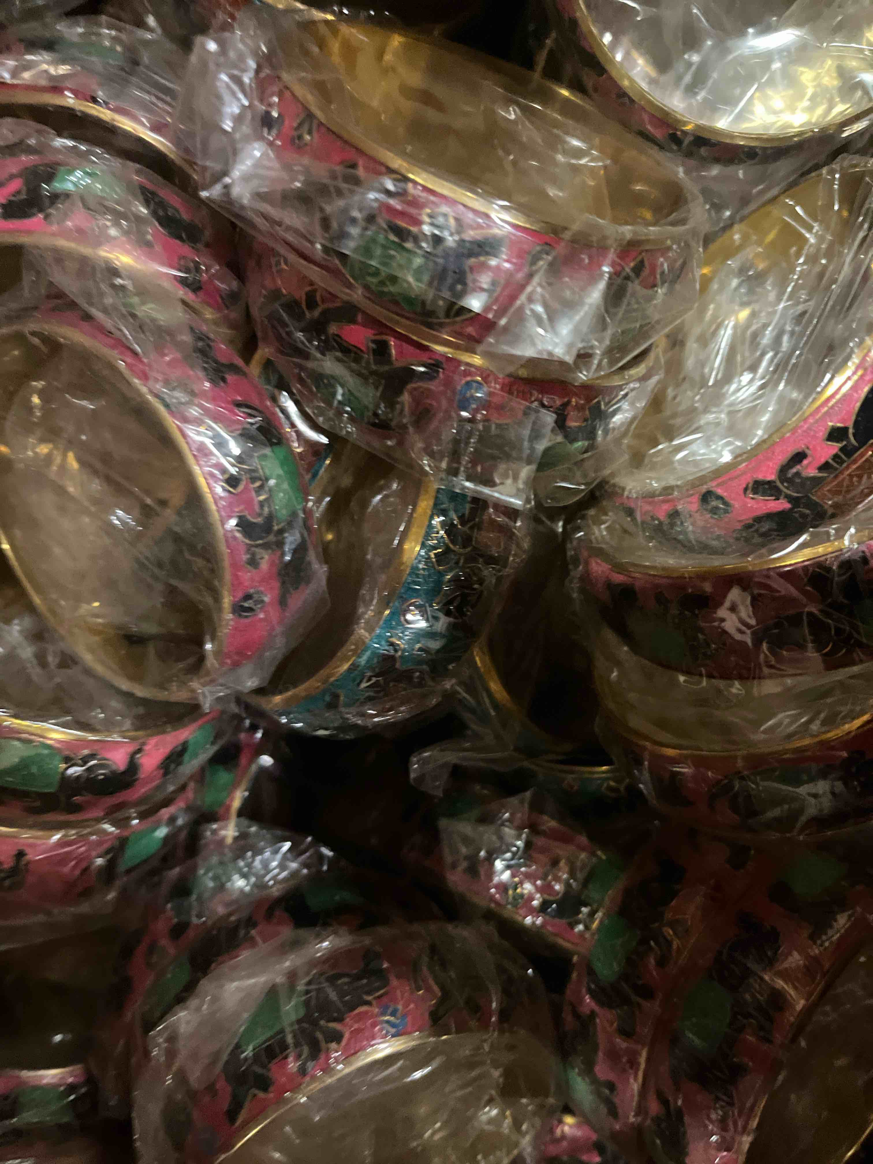 https://s3.amazonaws.com/lotting-images-prod/brazalete_1754321669188.jpeg