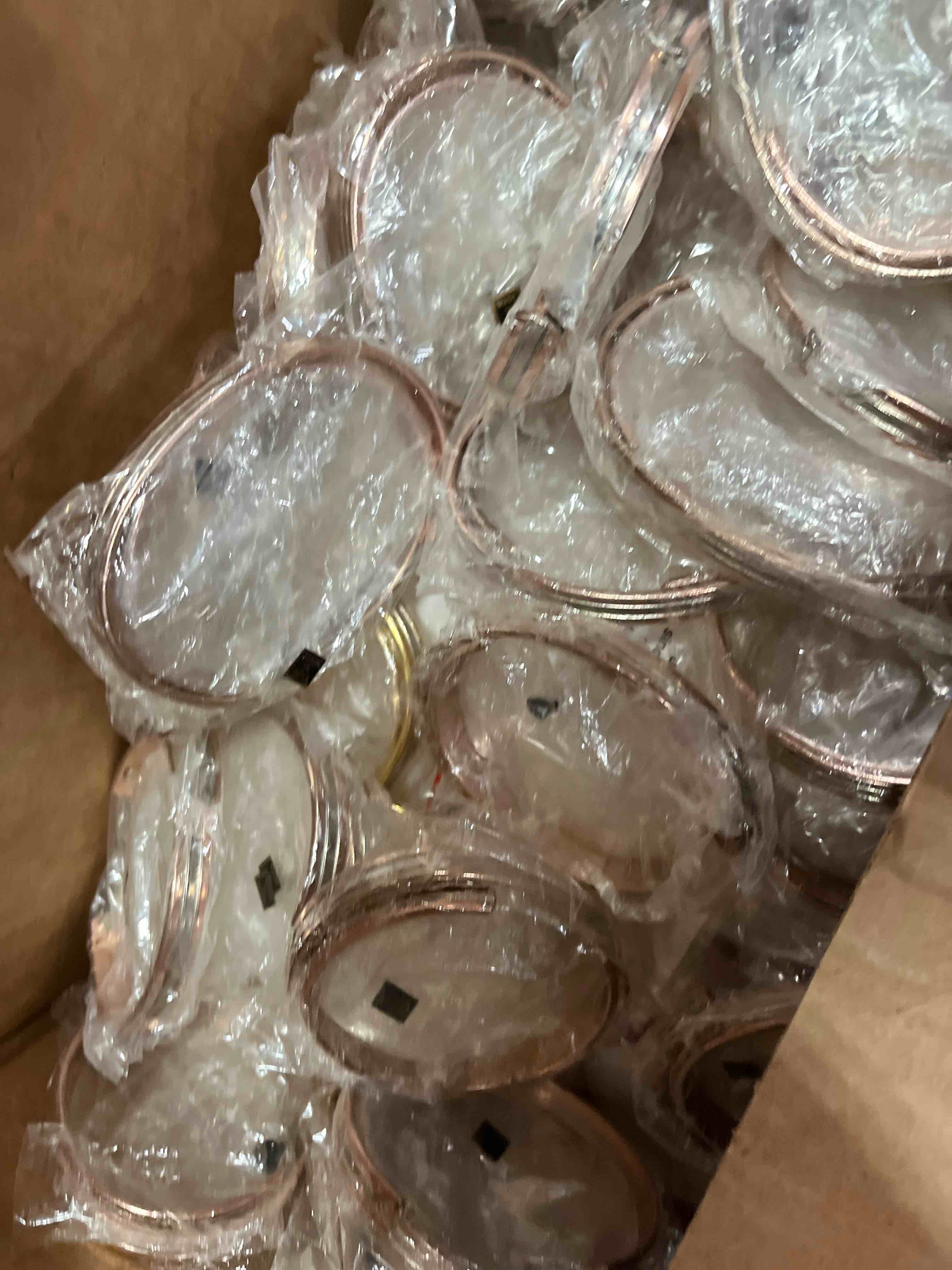 https://s3.amazonaws.com/lotting-images-prod/brazalete_1754321686145.jpeg