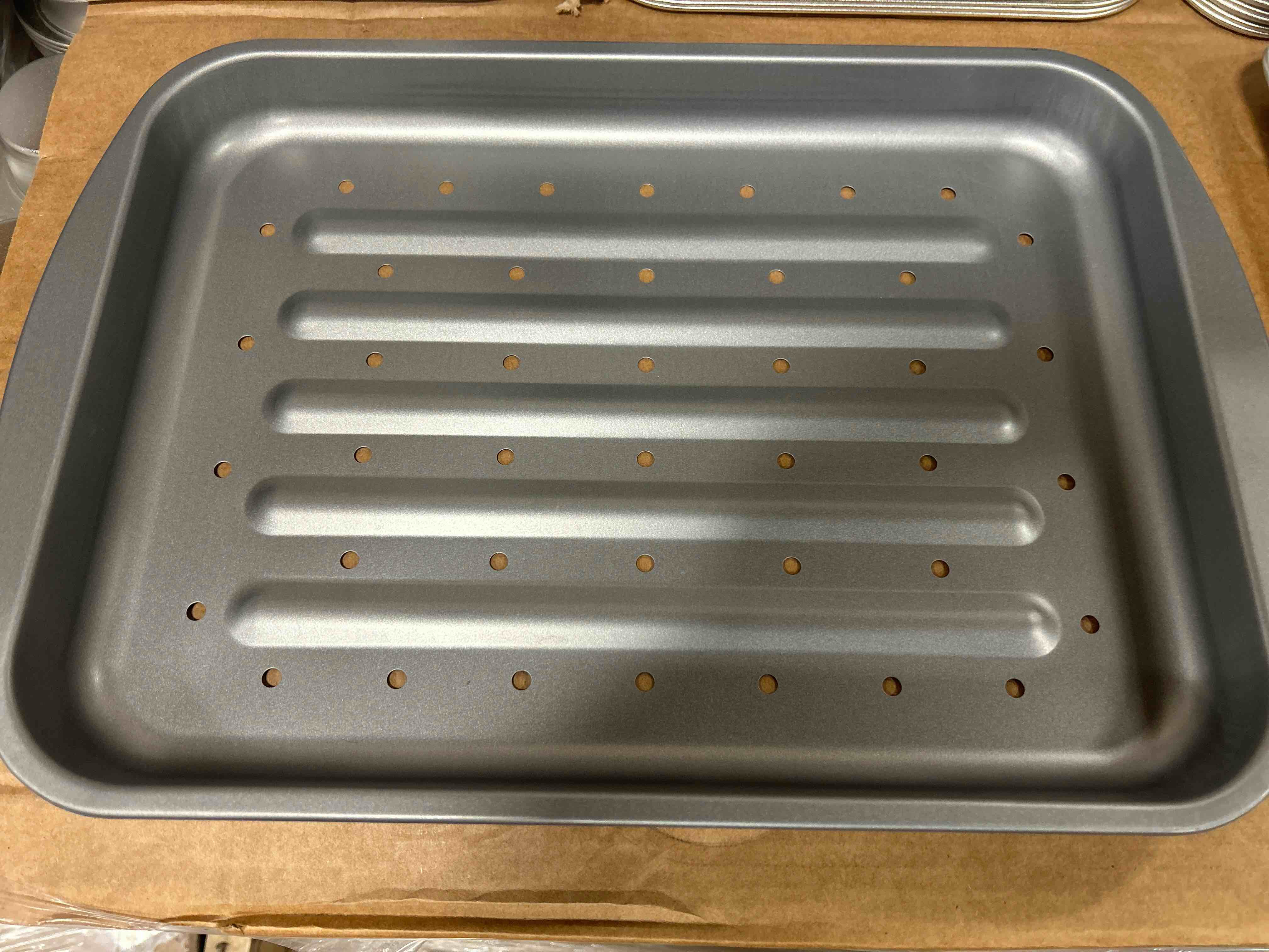 case of 4 broiler pans 