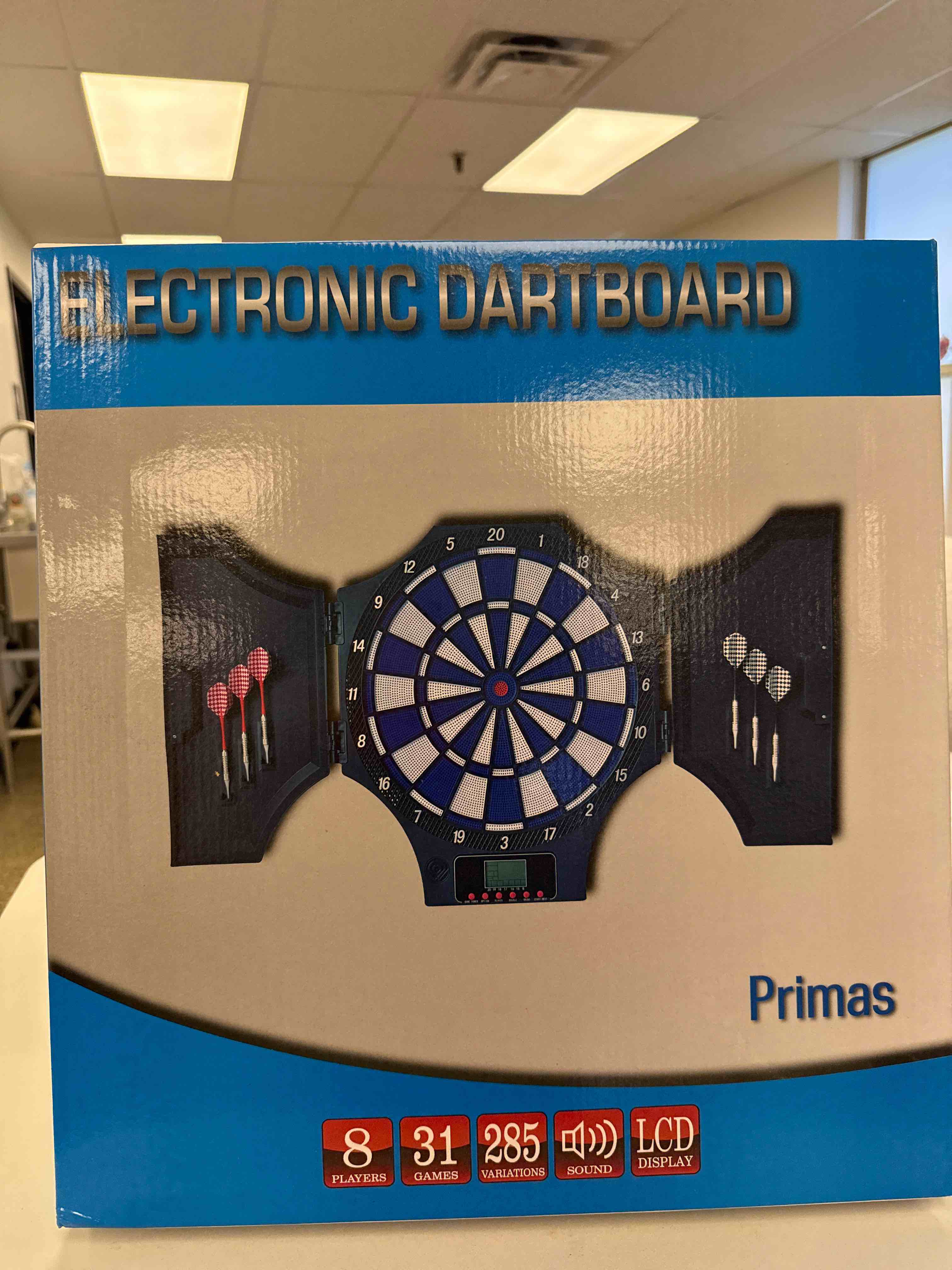 Condition photo showing New/Like New for electronic dartboard 