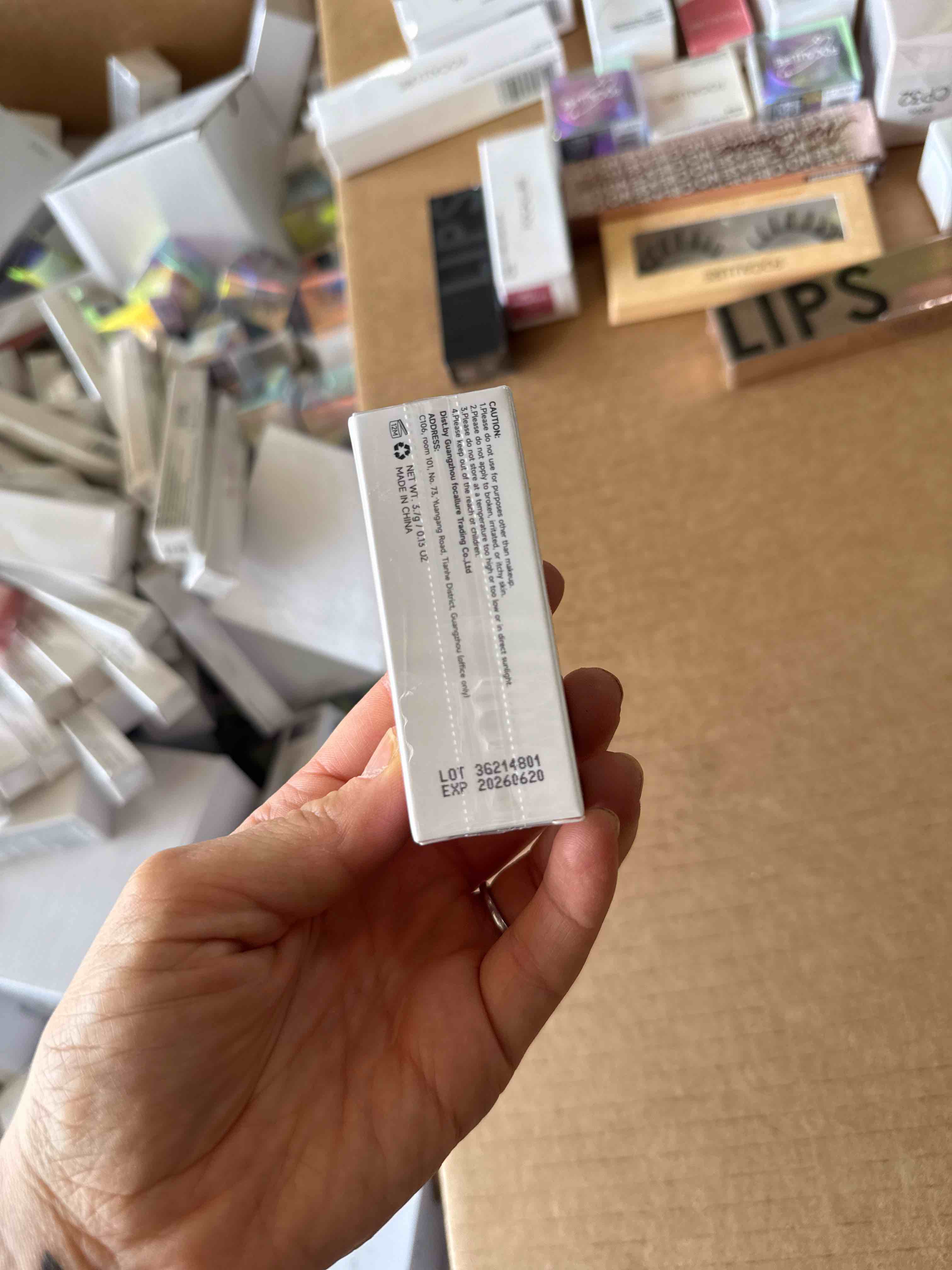 https://s3.amazonaws.com/lotting-images-prod/focallure_1783456909283.jpeg