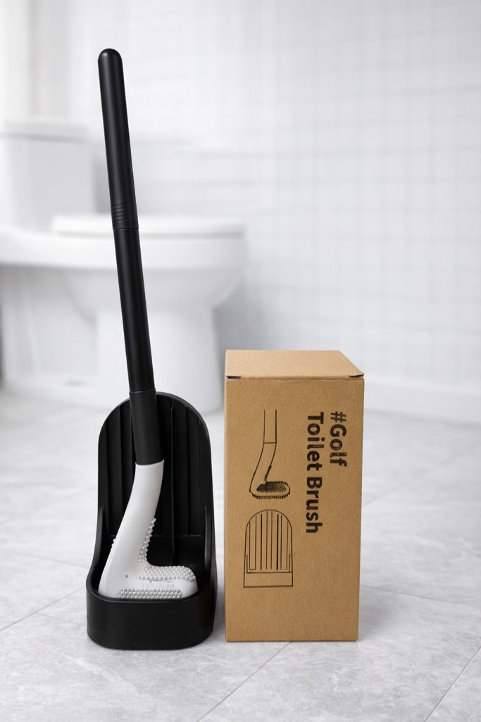 A fun golf-club shaped toilet brush that adds humor while keeping your bathroom clean.