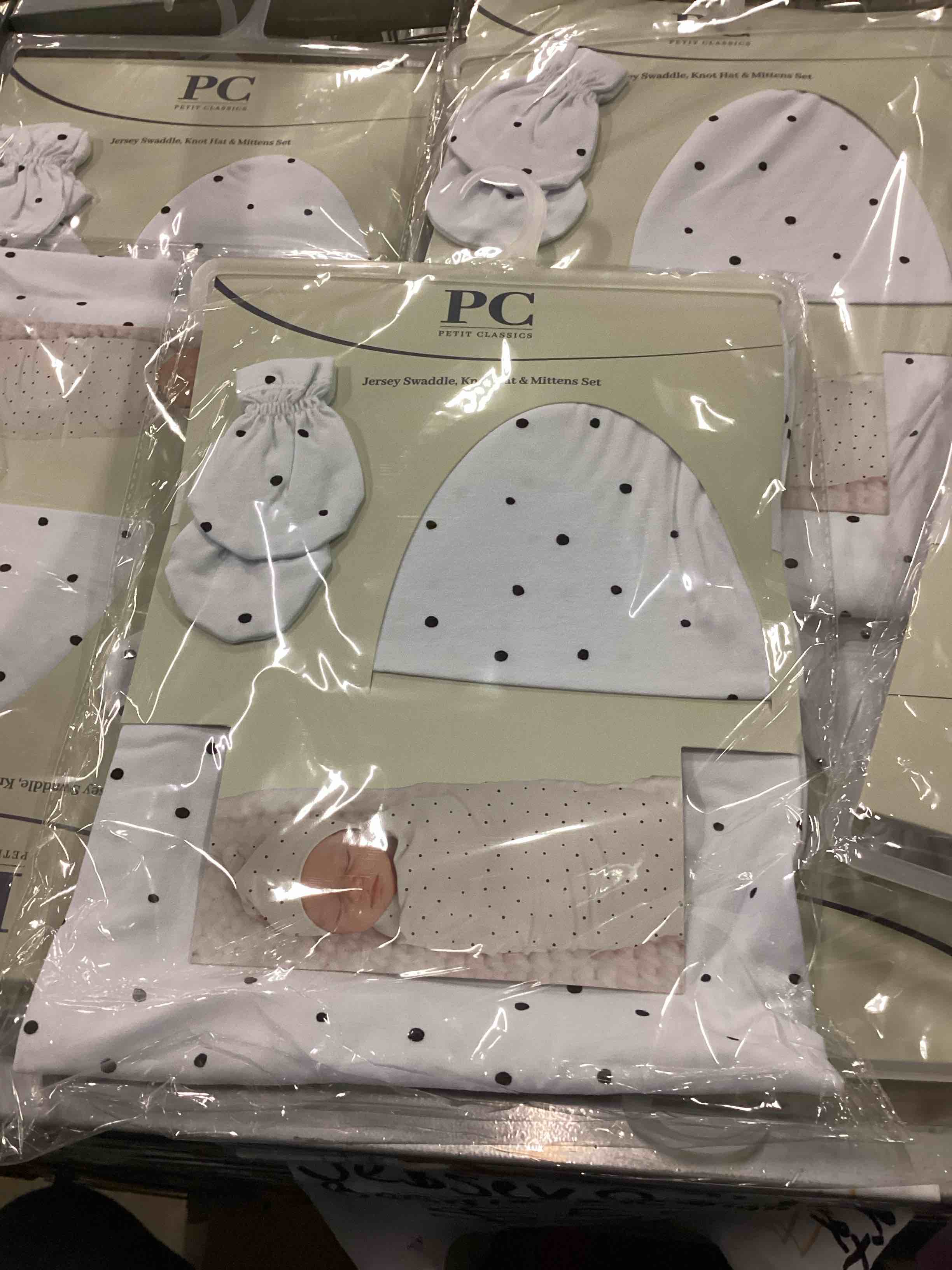https://s3.amazonaws.com/lotting-images-prod/jerseyswaddle_1755522616654.jpeg