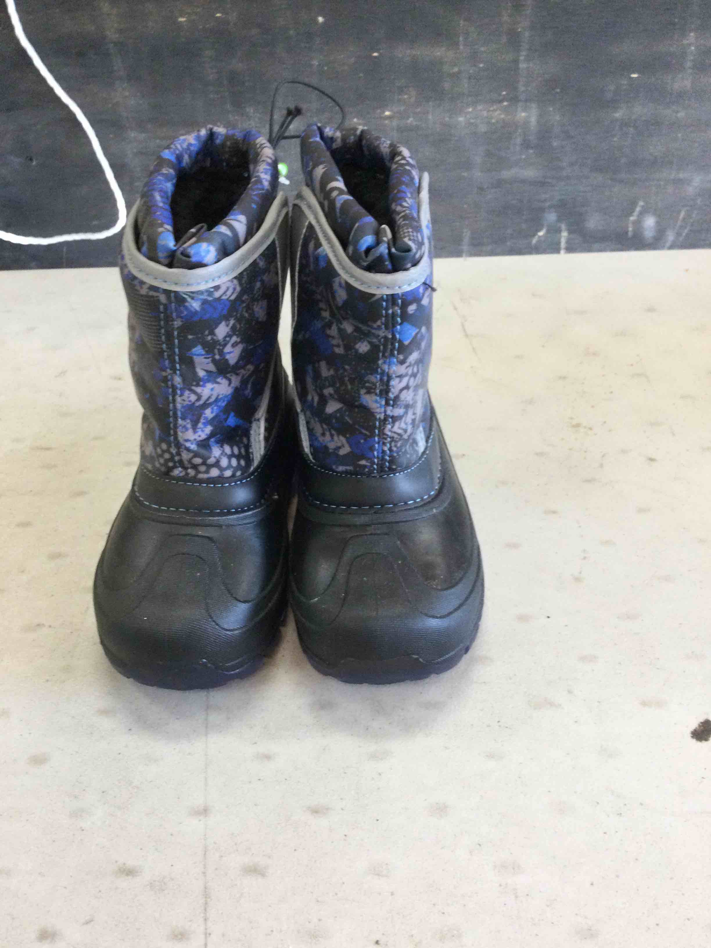 MM Snow Boot Boy Blue Size 9/10