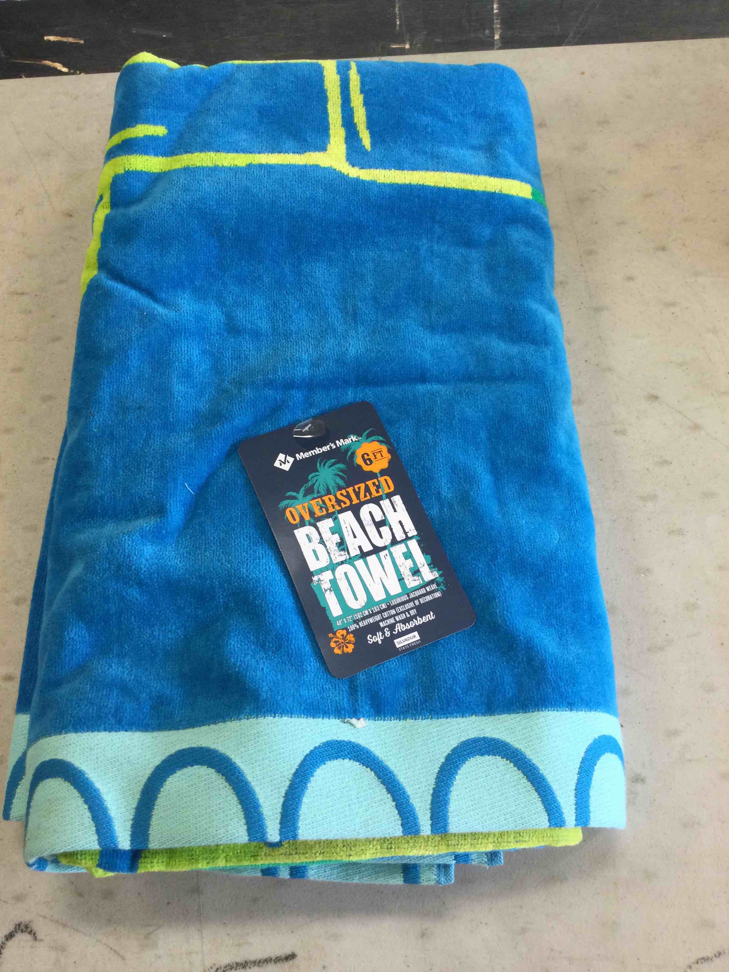 Member’s Mark Oversized Beach Towel