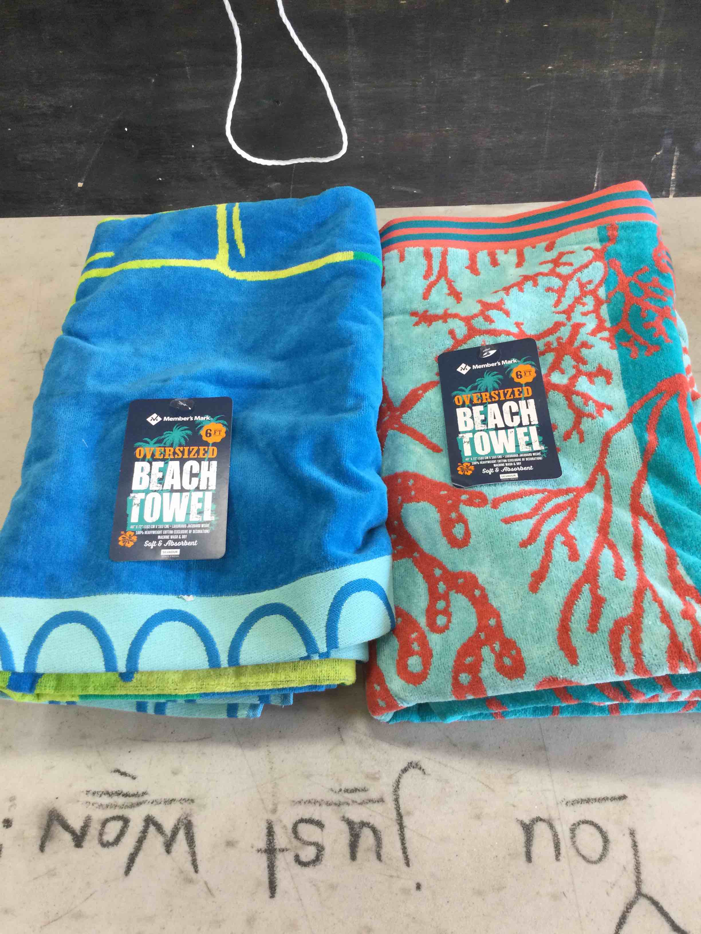 Member’s Mark Oversized Beach Towel