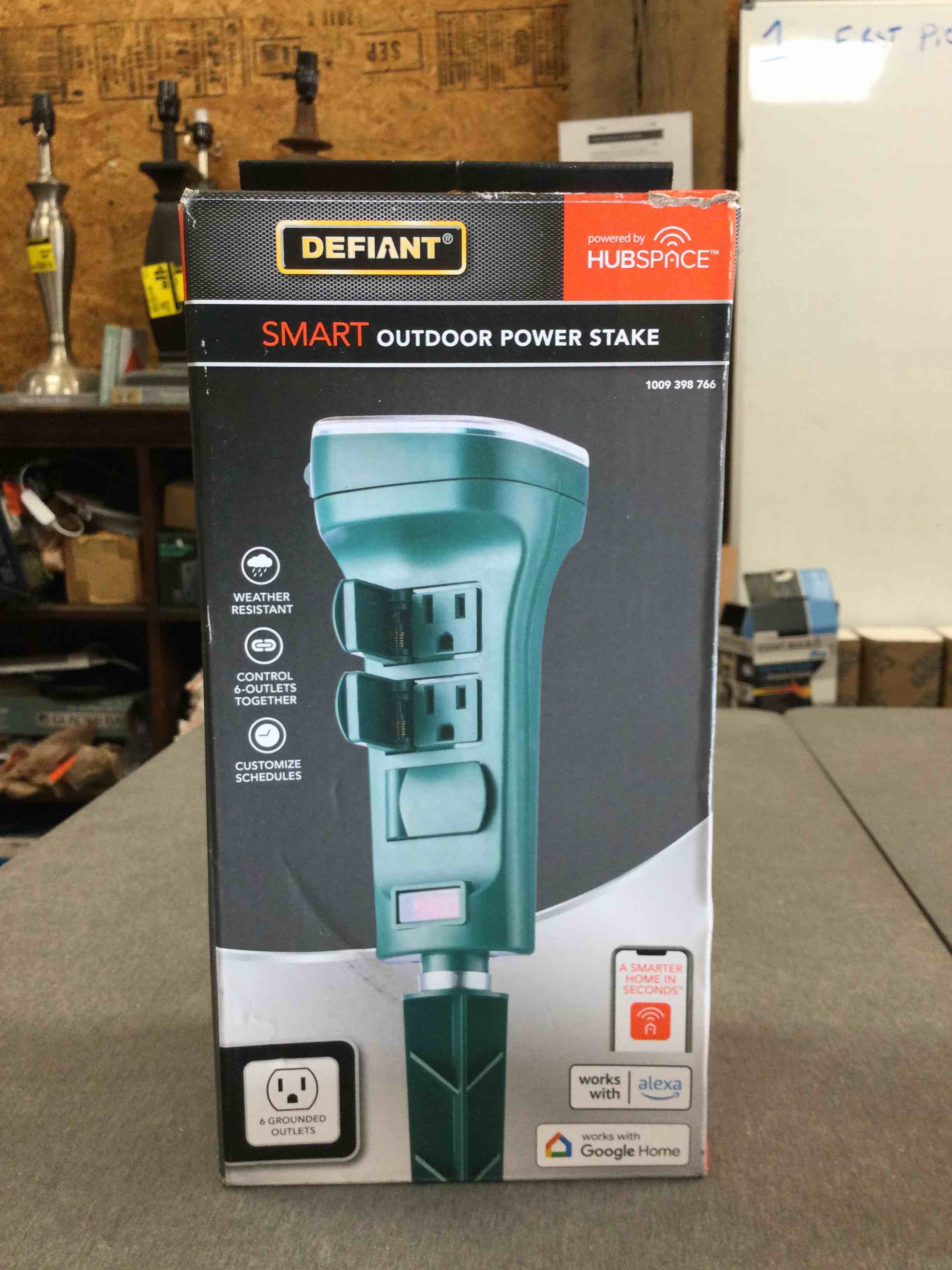 Defiant Smart Outdoor 4 ft. 6-Outlet Power Stake Powered by Hubspace, Green
