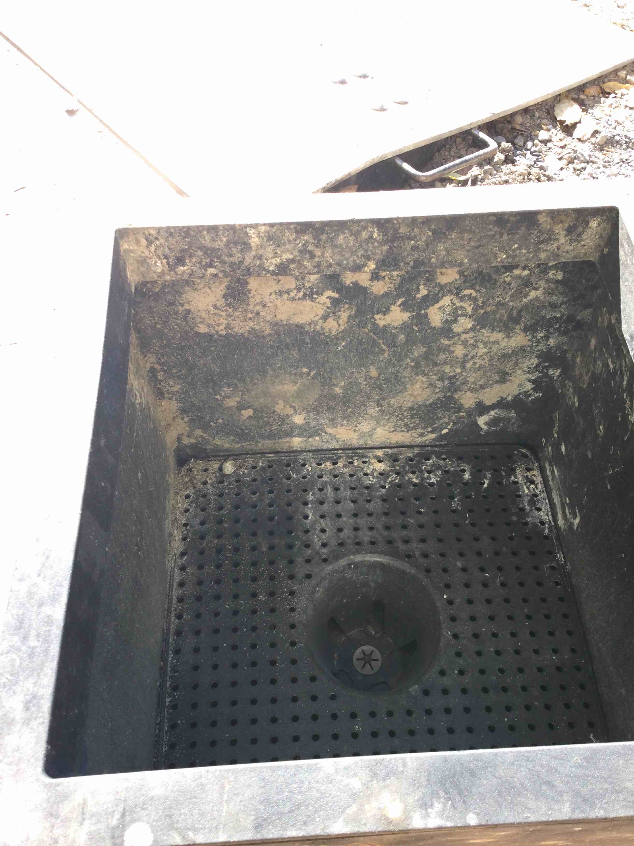 Vigoro Citadel Cube 14in x 14in Slate Rubber Self-Watering Planter 