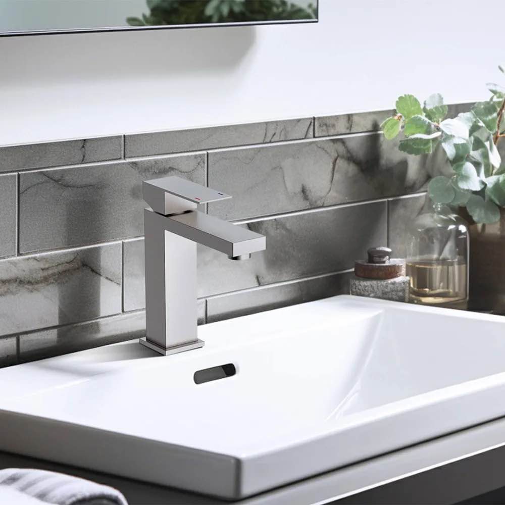 FORIOUS Single-Hole Bathroom Faucet with Drain Assembly Finish WB-03803B