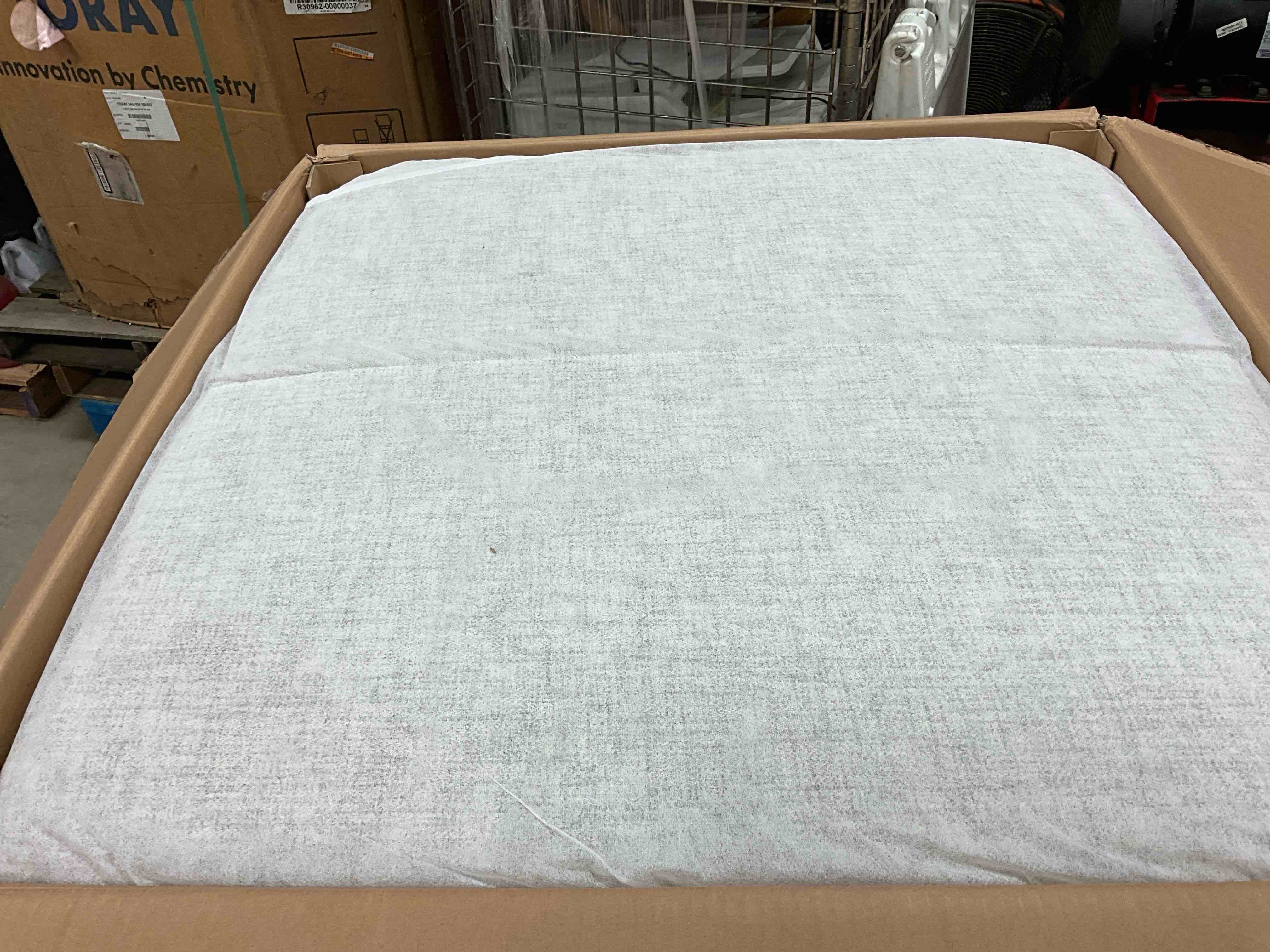 Condition photo showing New/Like New for Molly 30 in. Fabric Sectional Sofa in. Linen