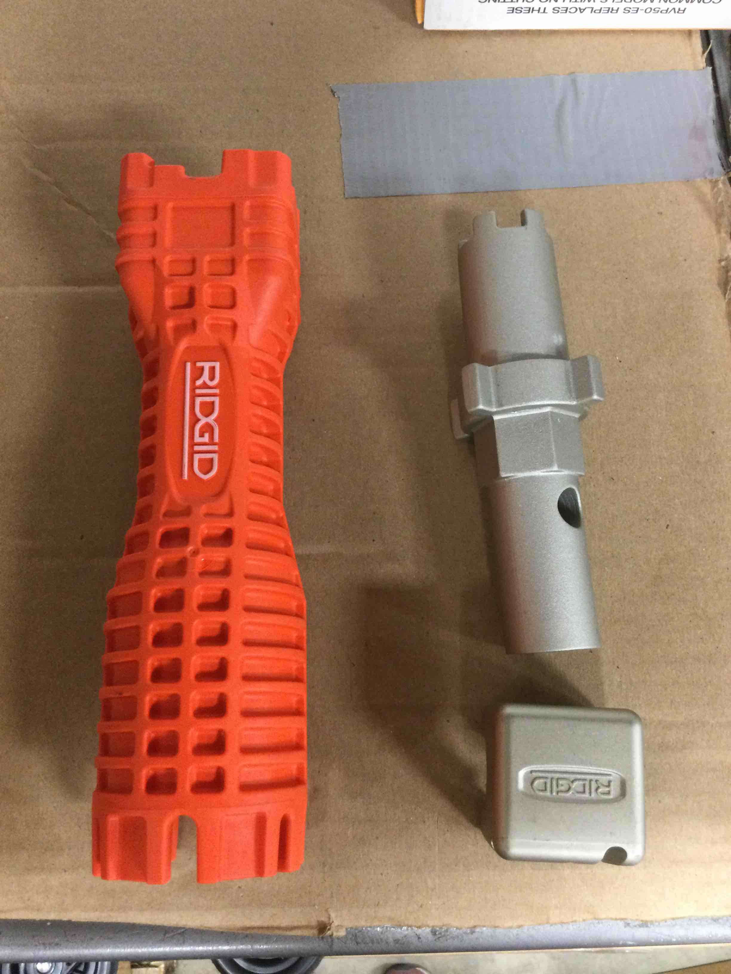 Condition photo showing Good Condition for out of original packaging. ez change faucet tool