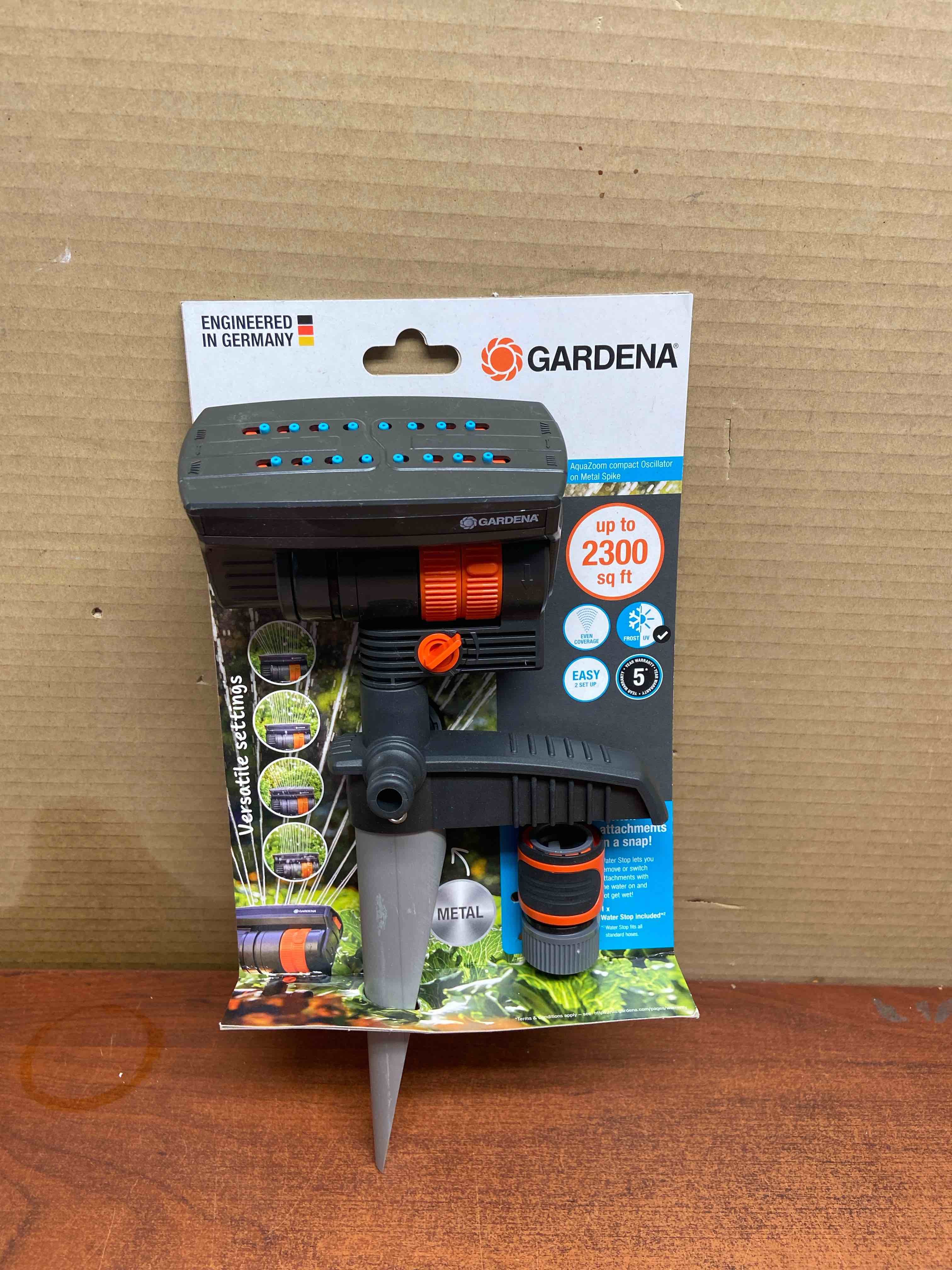 Condition photo showing New/Like New for zoommaxx oscillating sprinkler on metal step spike