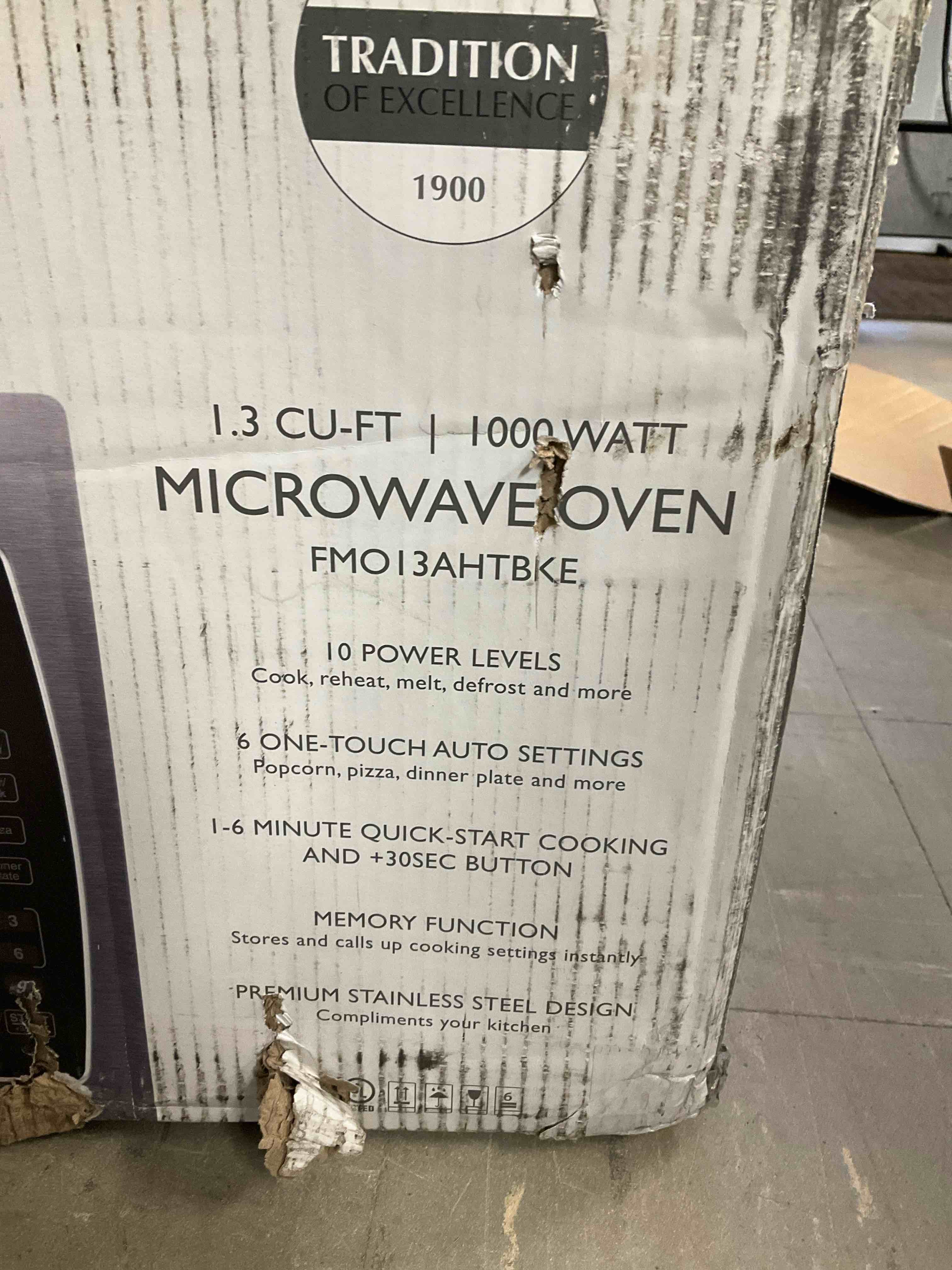 Condition photo showing New/Like New for farberware professional fmo13ahtbke 1.3 cu. ft. 1000-watt microwave oven, stainless steel
