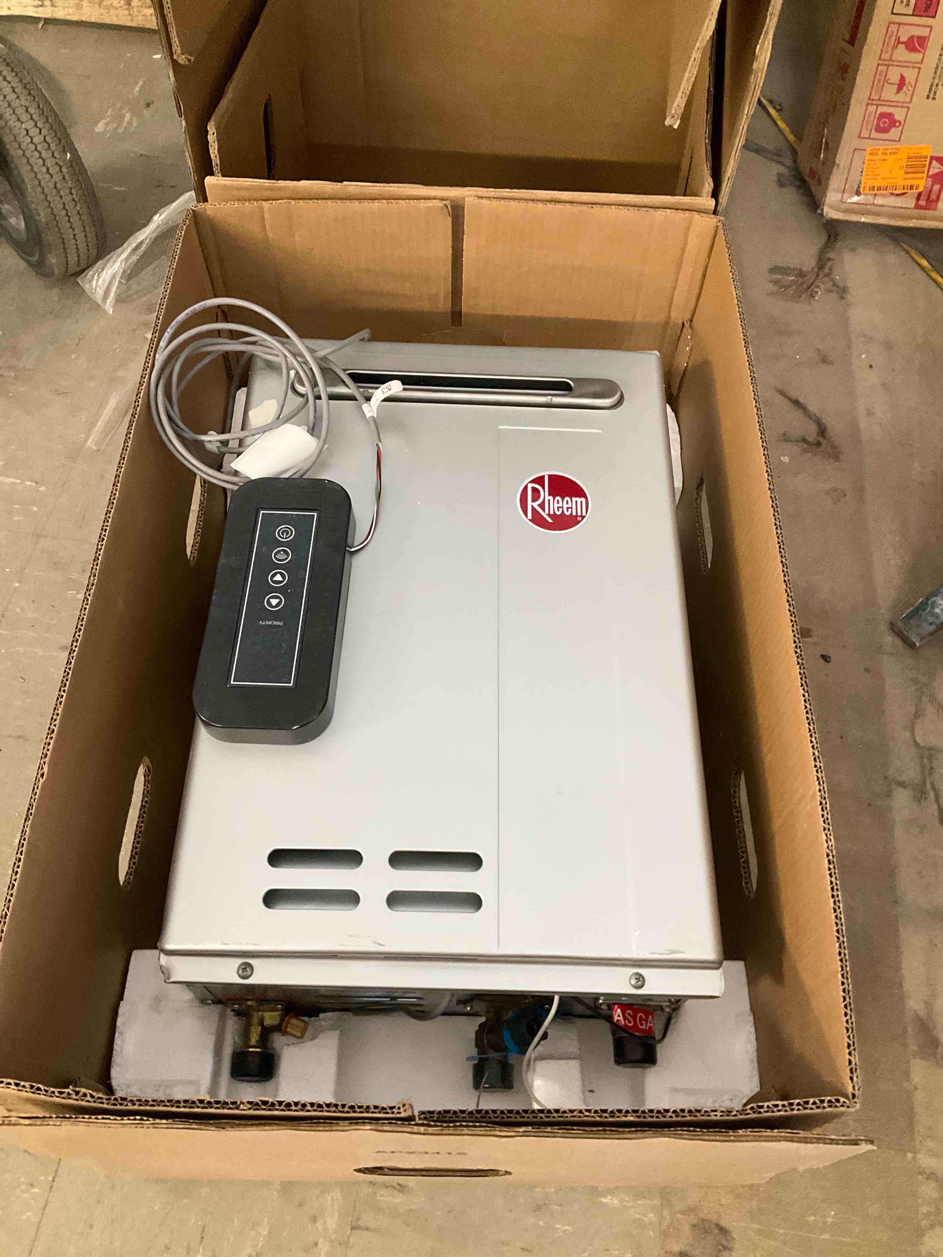 Condition photo showing New/Like New for performance plus 9.5 gpm smart non-condensing outdoor natural gas tankless water heater
