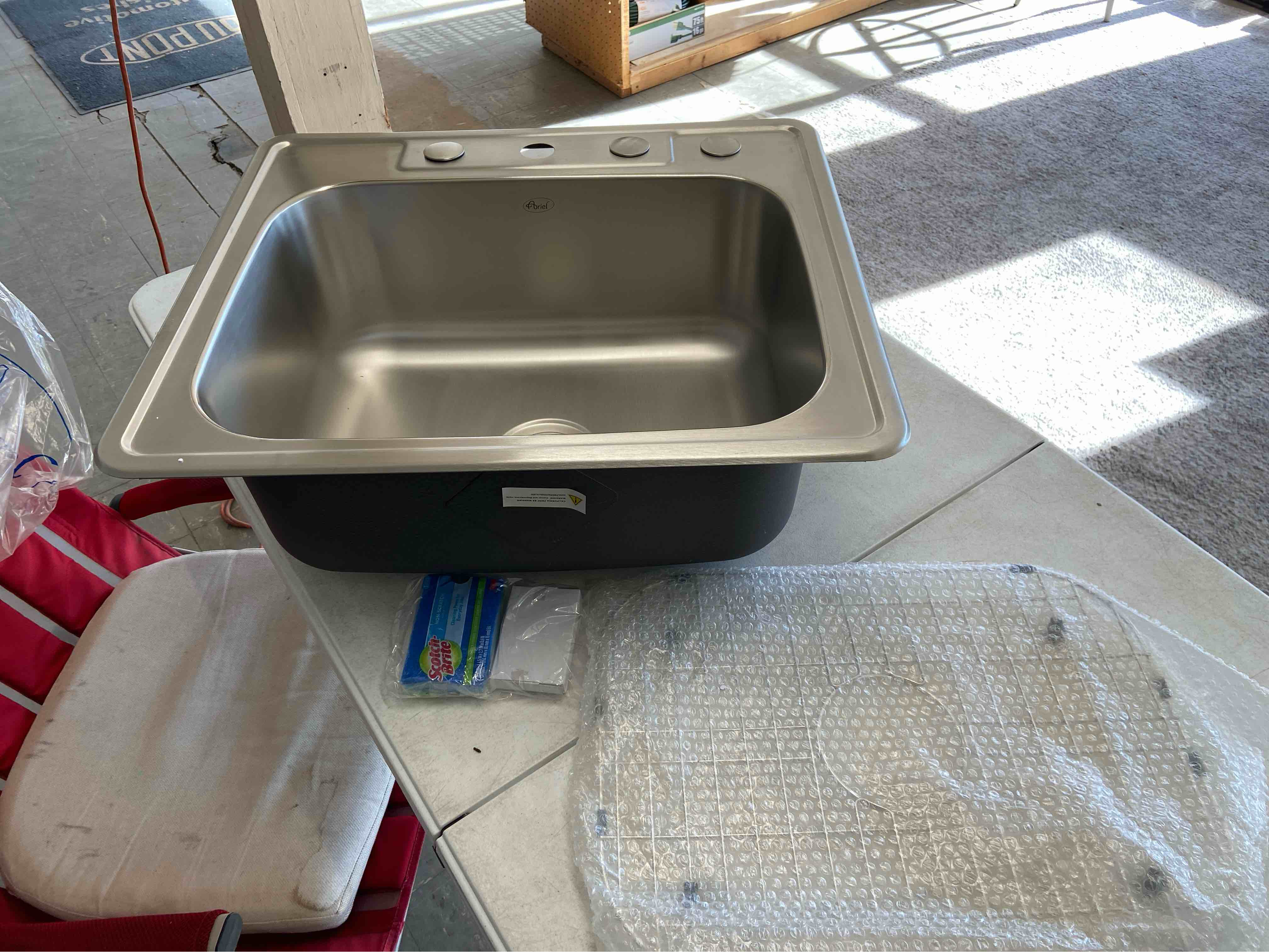 Abriel single bowl 25”/22”/9” sink with bottom grill 