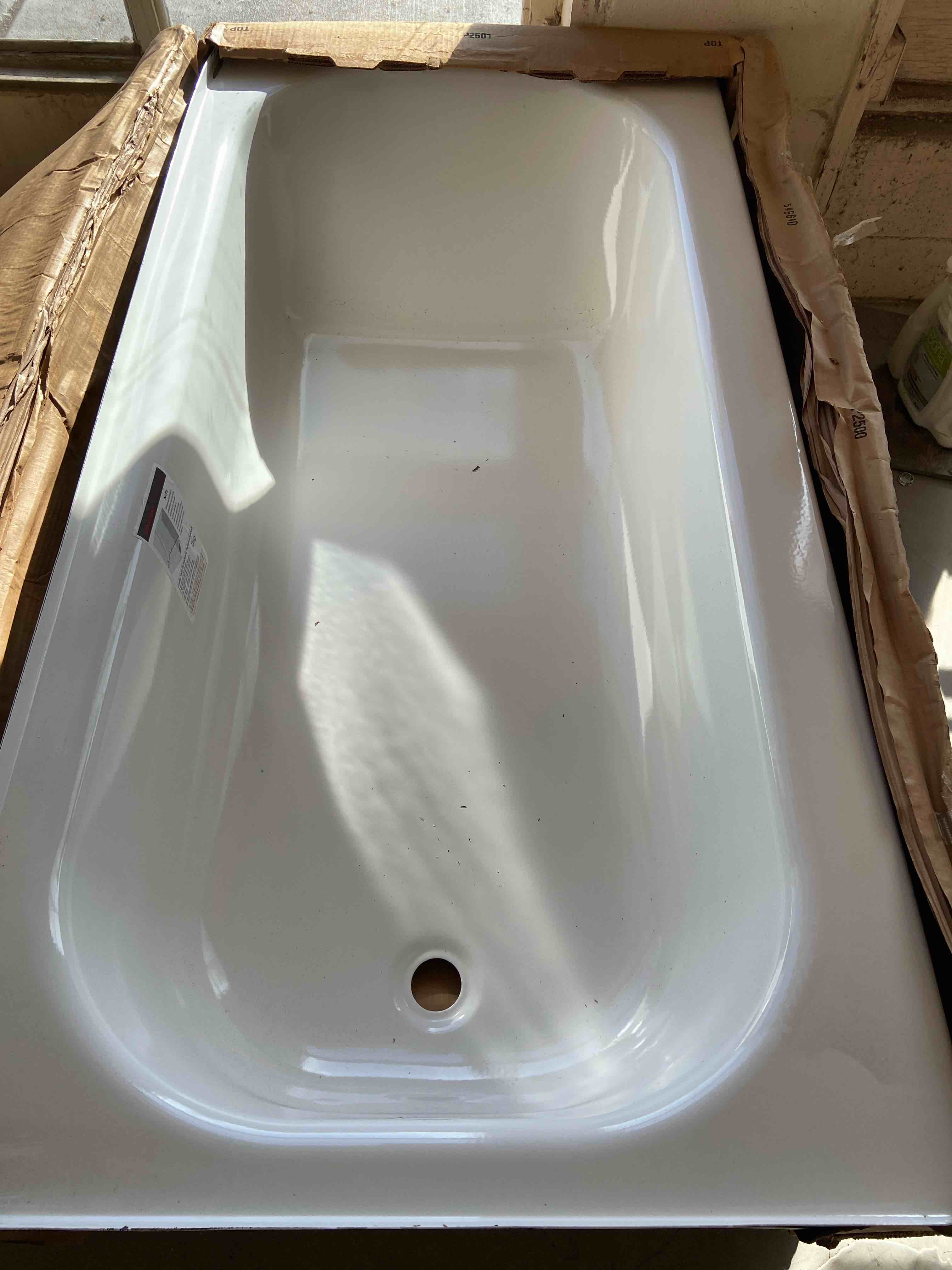 Bootz Aloha porcelain enameled bathtub ** corners have a few marks please see pictures ***