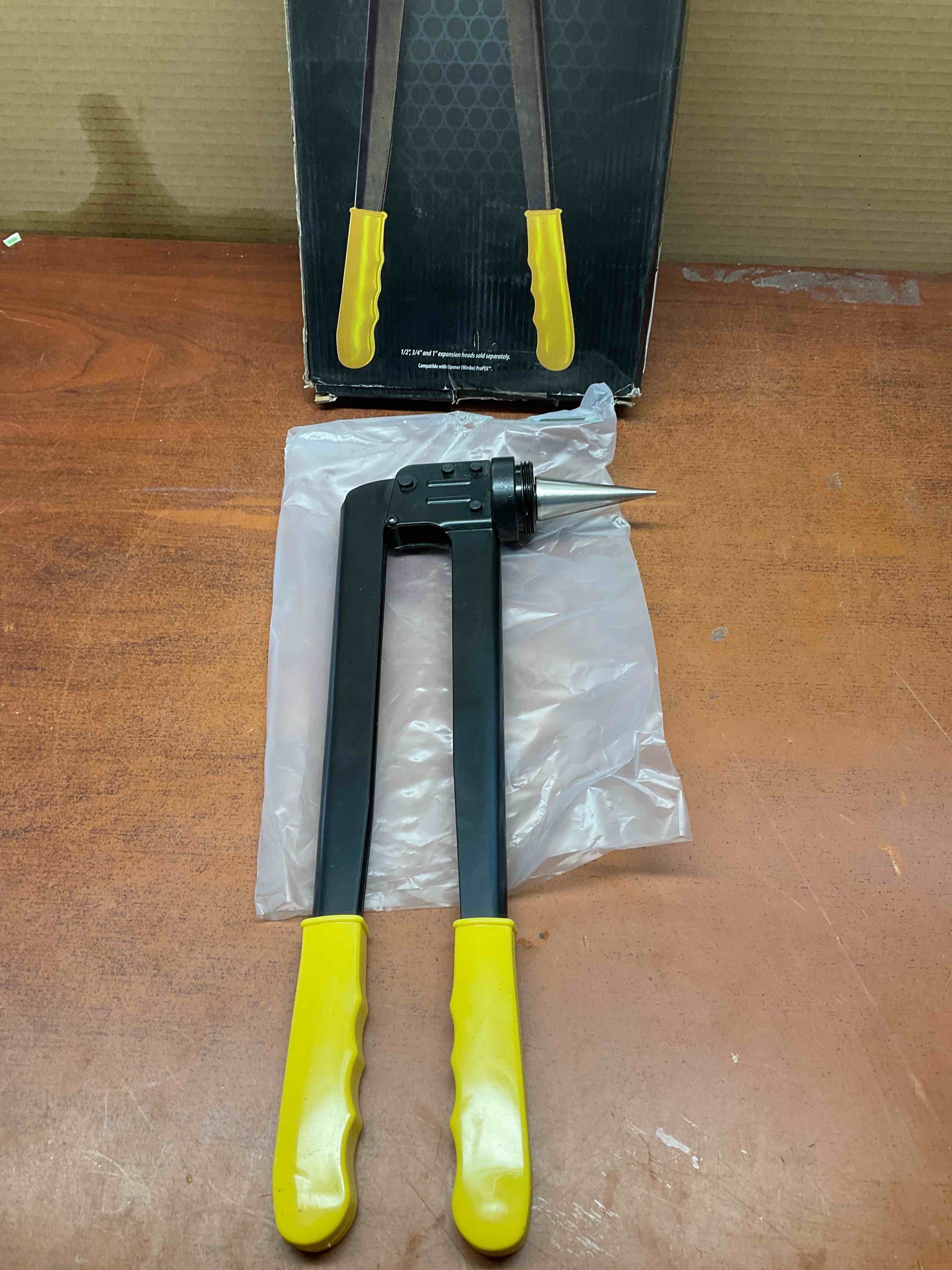 https://s3.amazonaws.com/lotting-images-prod/johnsoncity/GRN3402704_1741290116703.jpeg