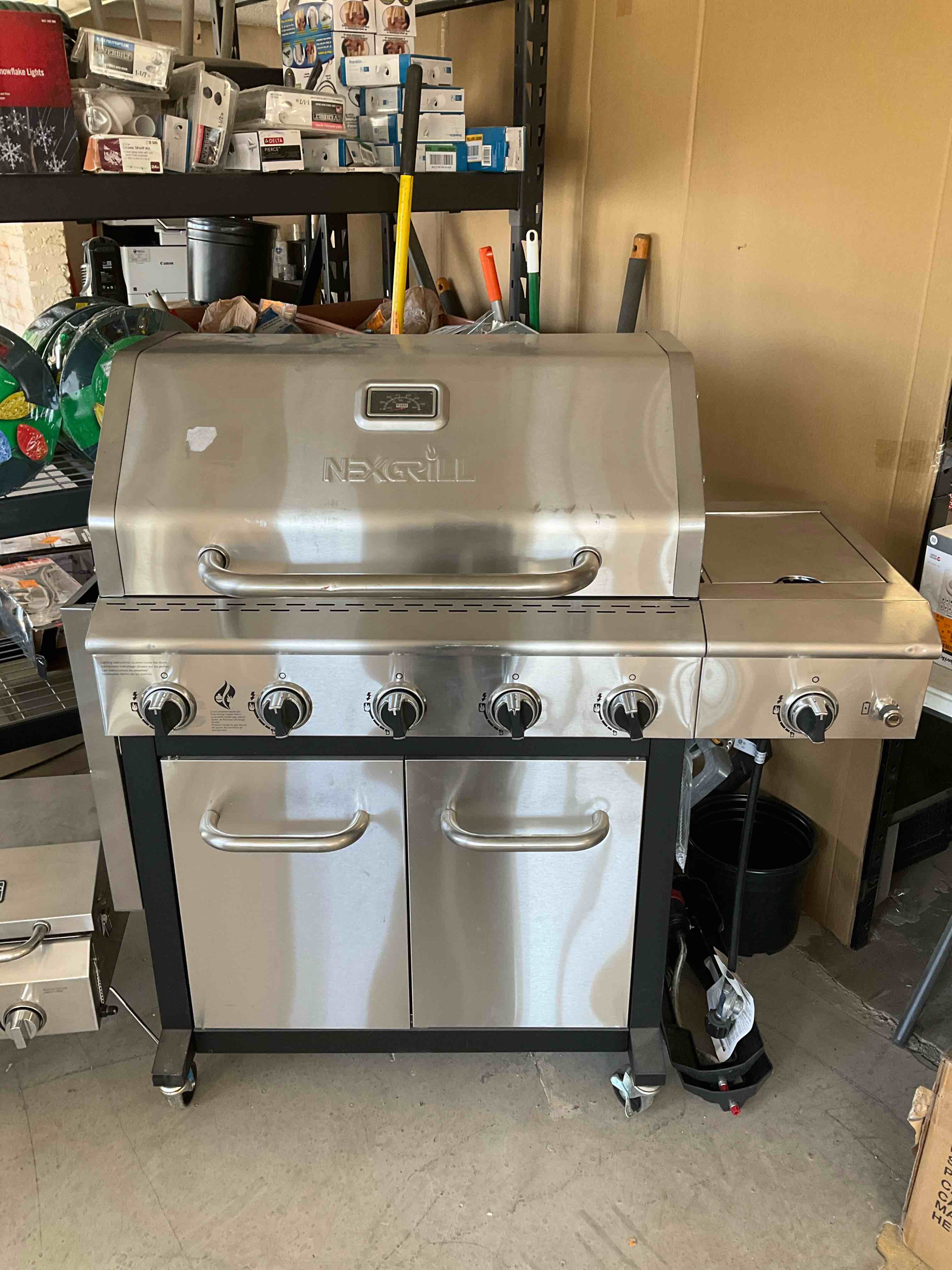 NexGrill 5 Burner Stainless Steel propane grill with side burner ** missing Cooking Grills , also a few dents