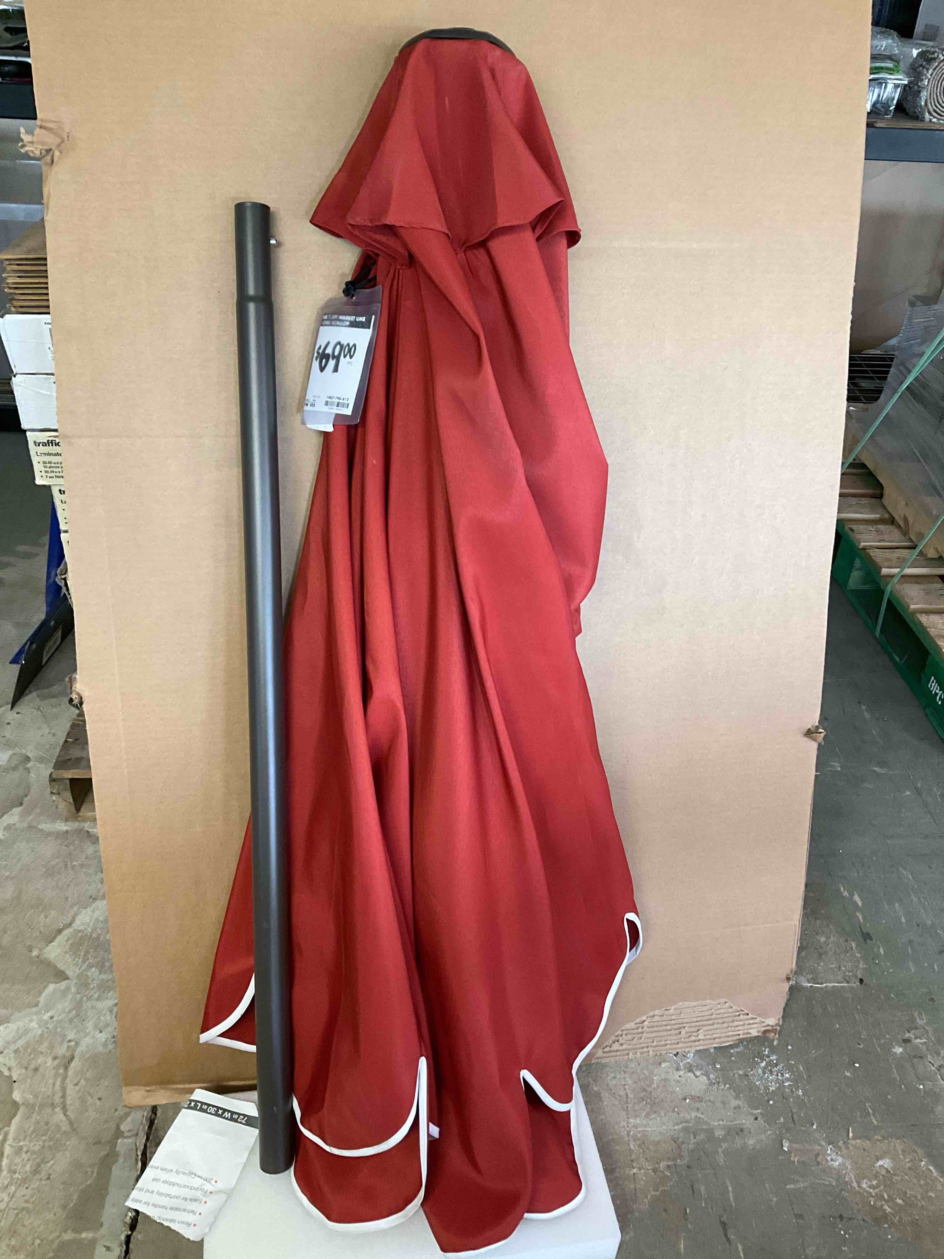 Hampton Bay 7 1/2 foot market umbrella chili scallop