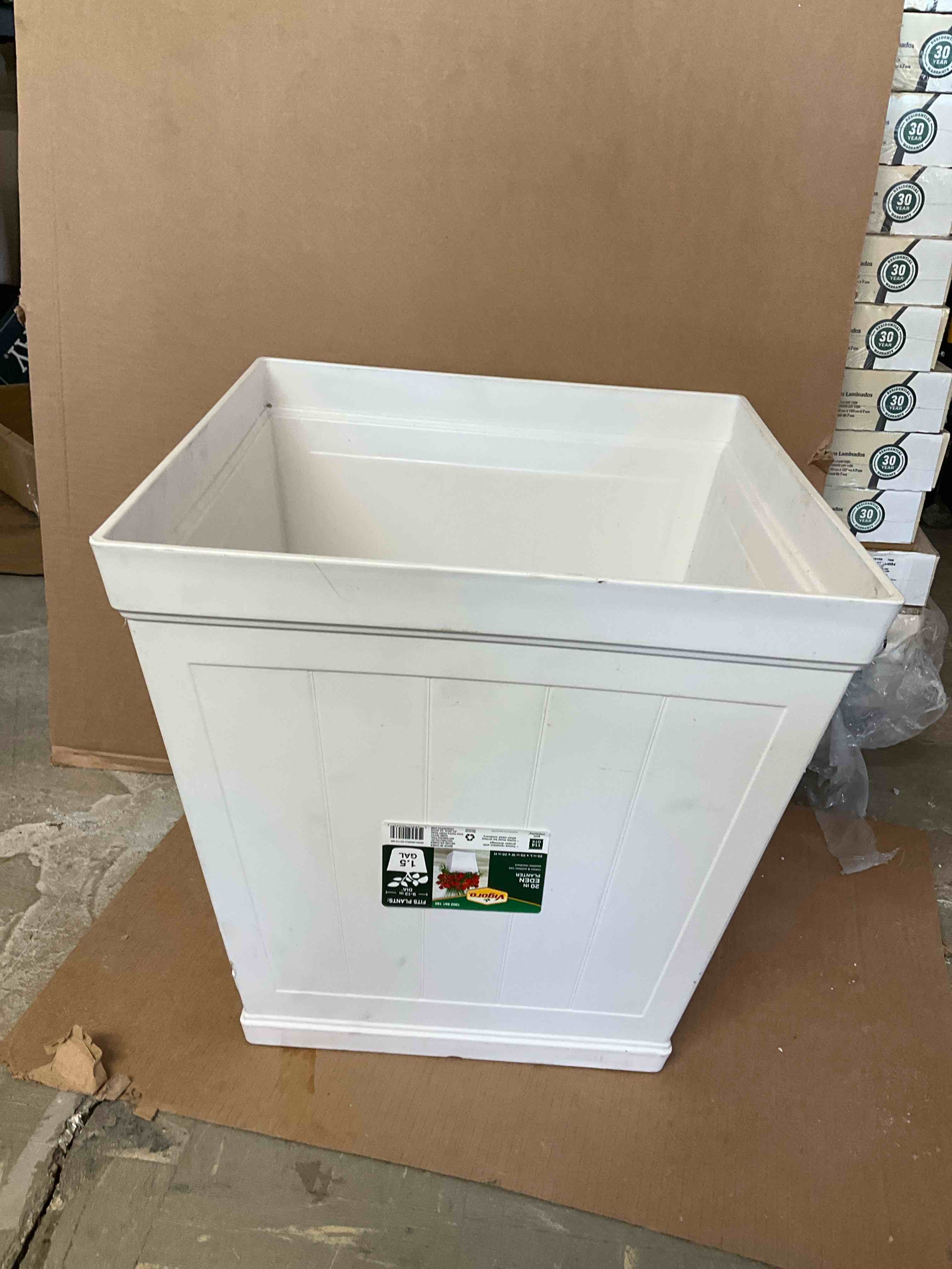 Hanover 20 In. White Resin Beadboard Square Planter** small crack bottom corner **