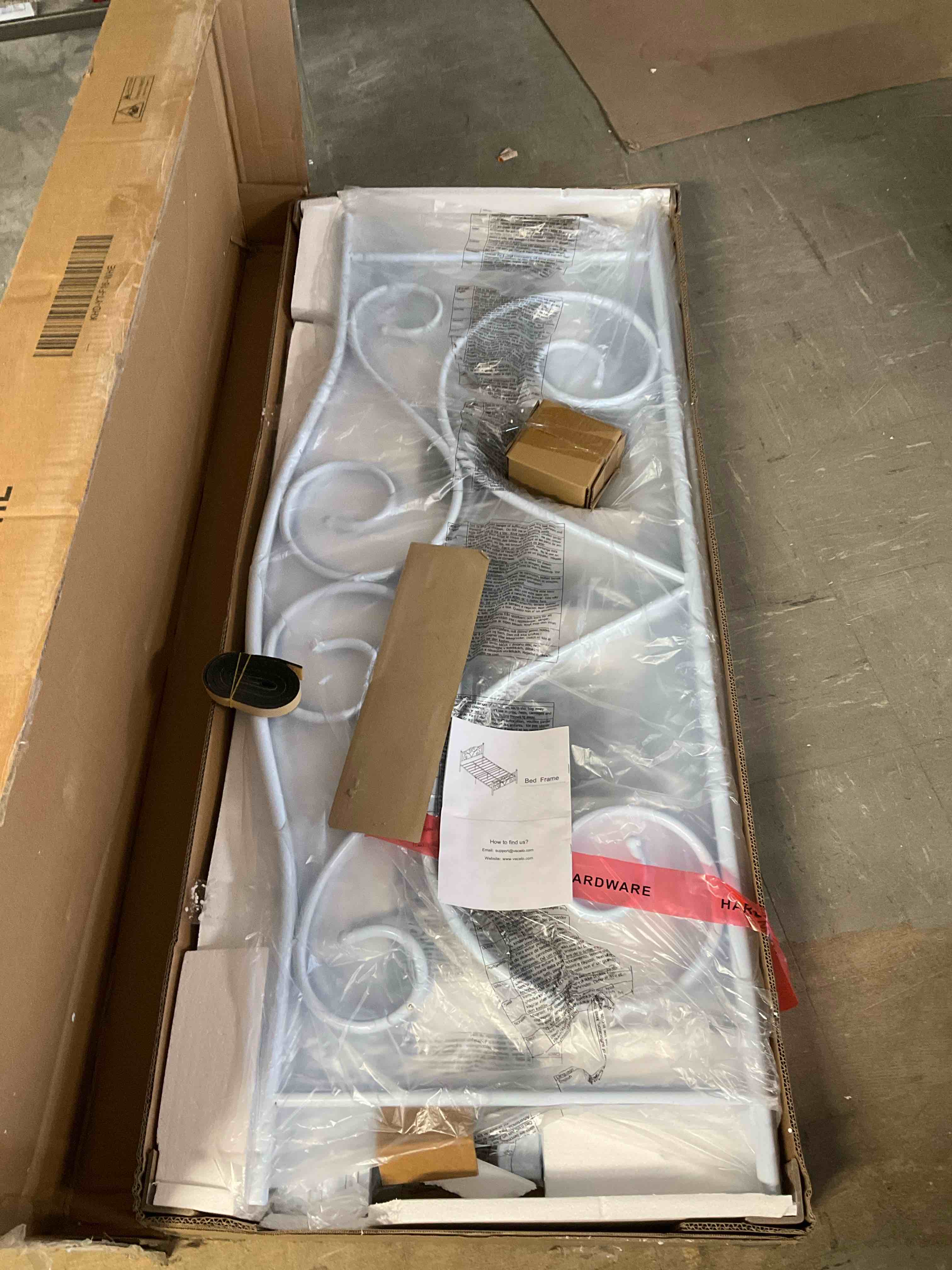 Metal Bed Frame in white Size full