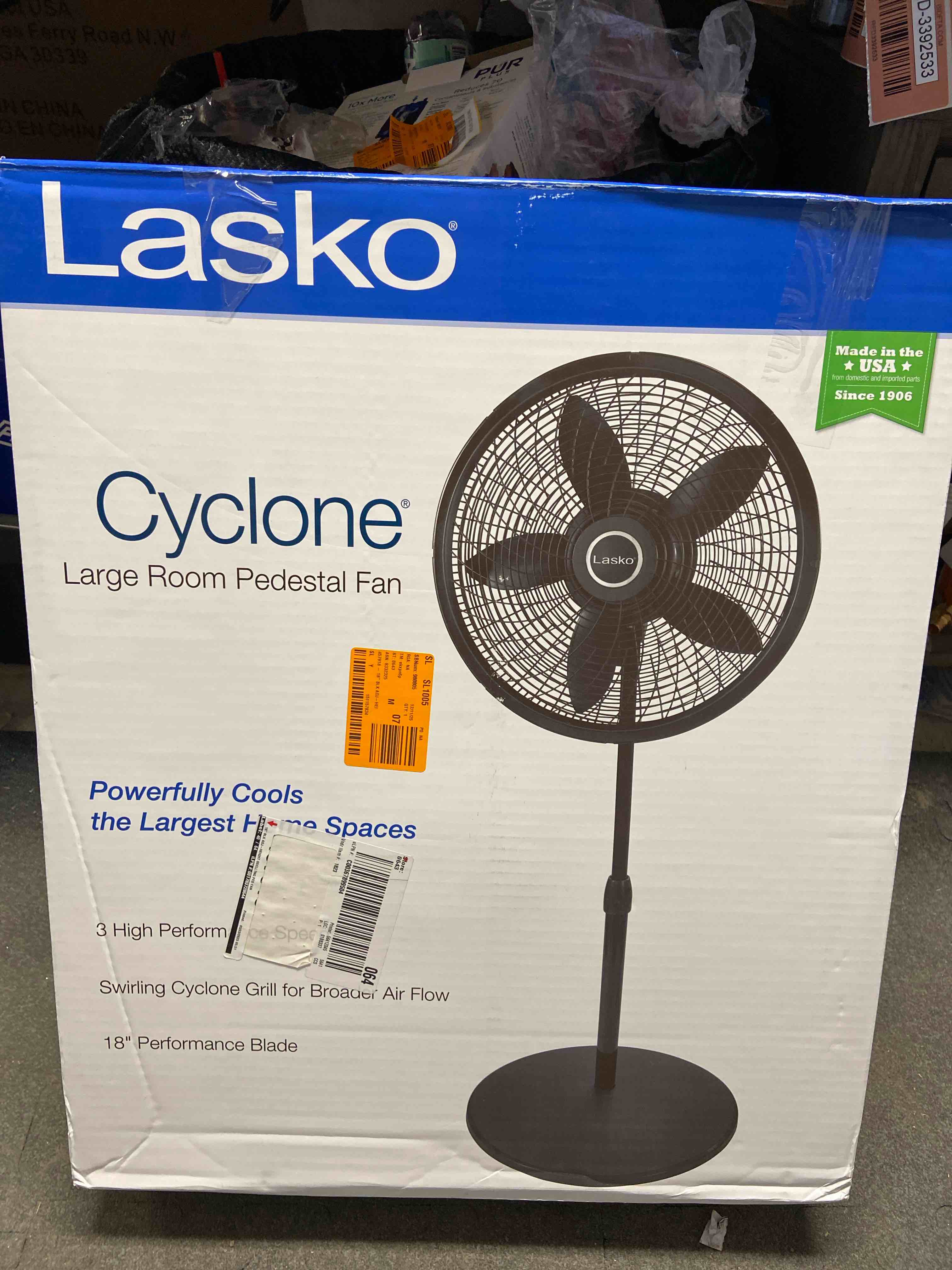 Lasko Cyclone 18 Adjustable Large Room Pedestal Fan 3 Speeds 54.5 H Black 1823 New