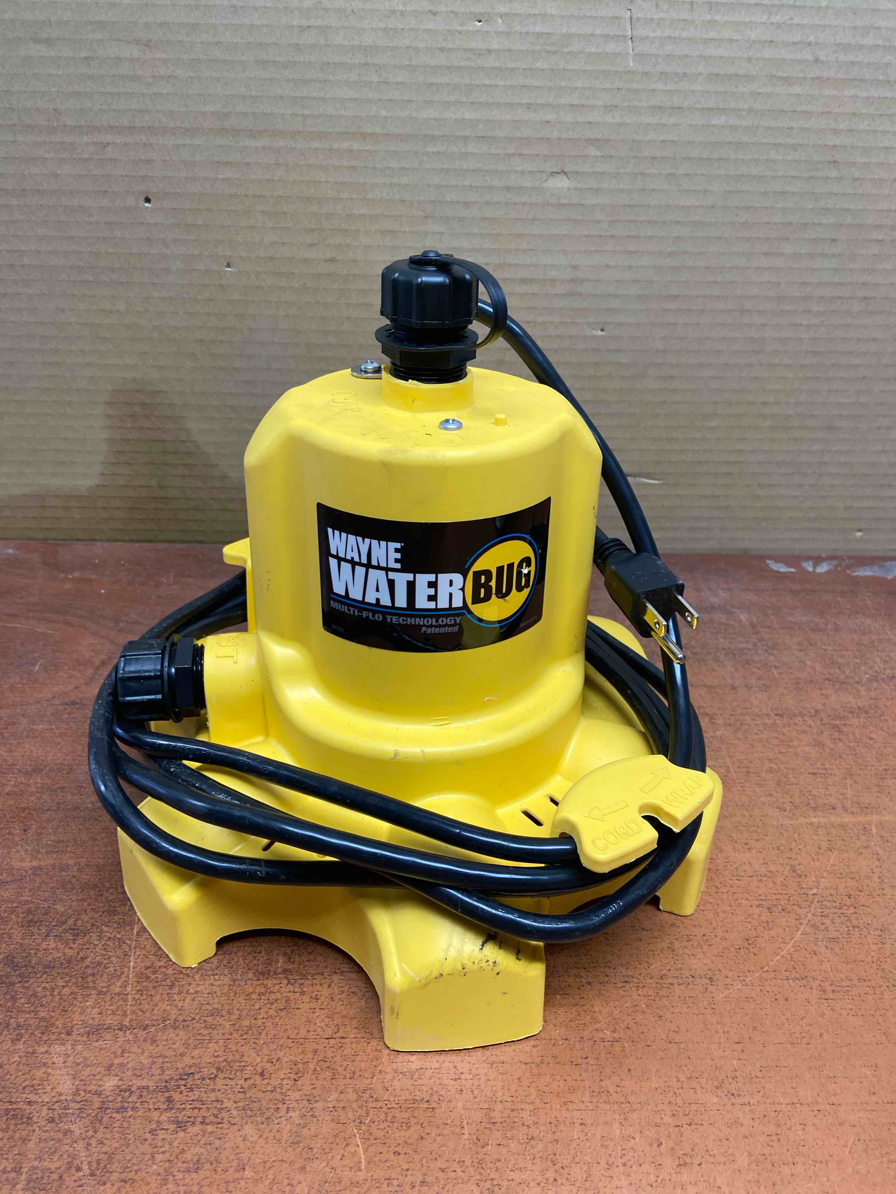 Condition photo showing Good Condition for WAYNE WaterBUG 1/6 HP 1350 GPH Submersible Multi-Flo Technology-Water Removal and Transfer Pump, No Size, Yellow