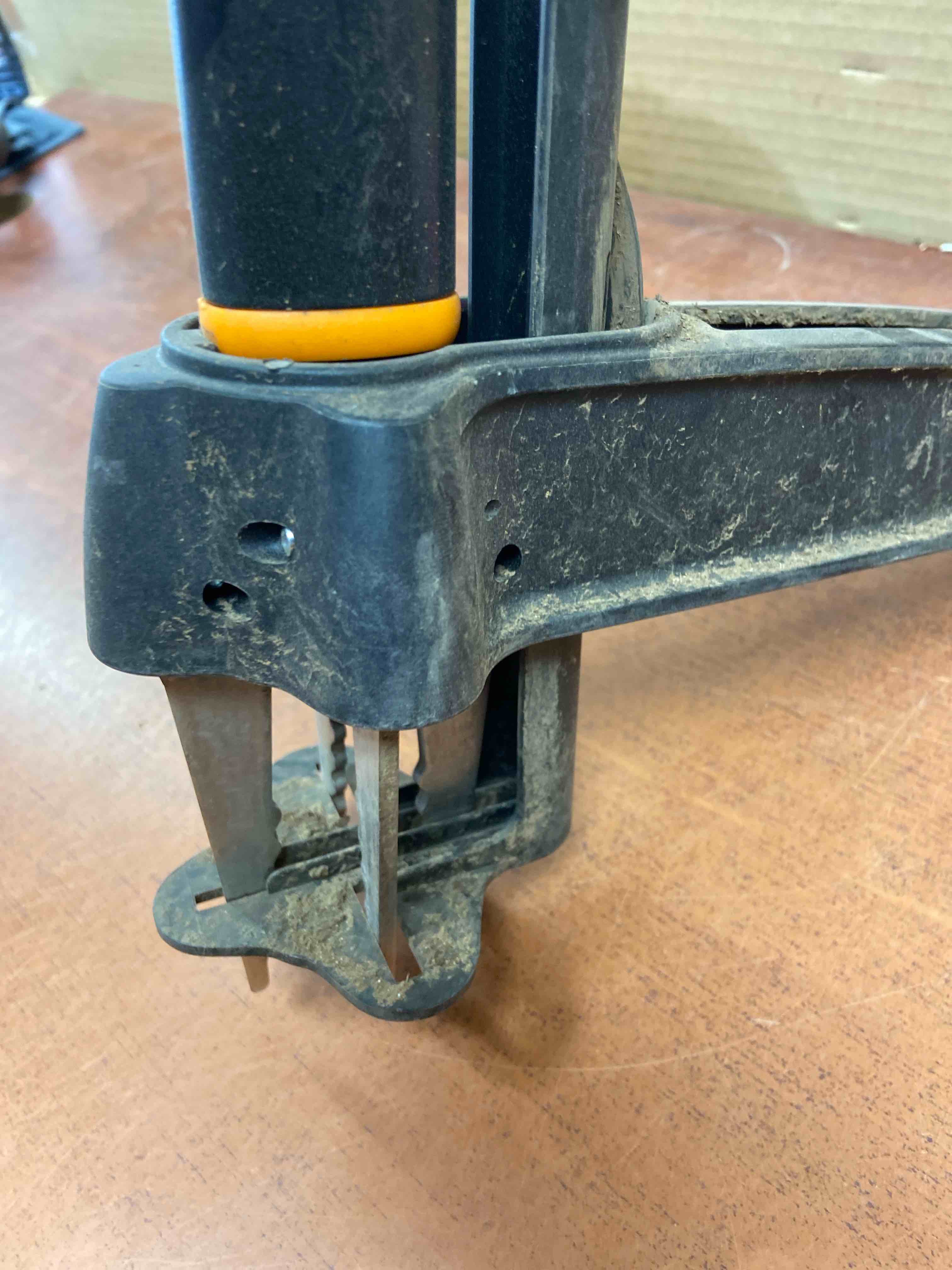 Condition photo showing Good Condition for Fiskars 39.25 in. Stainless Steel Weeder Aluminum Handle  Black and Orange