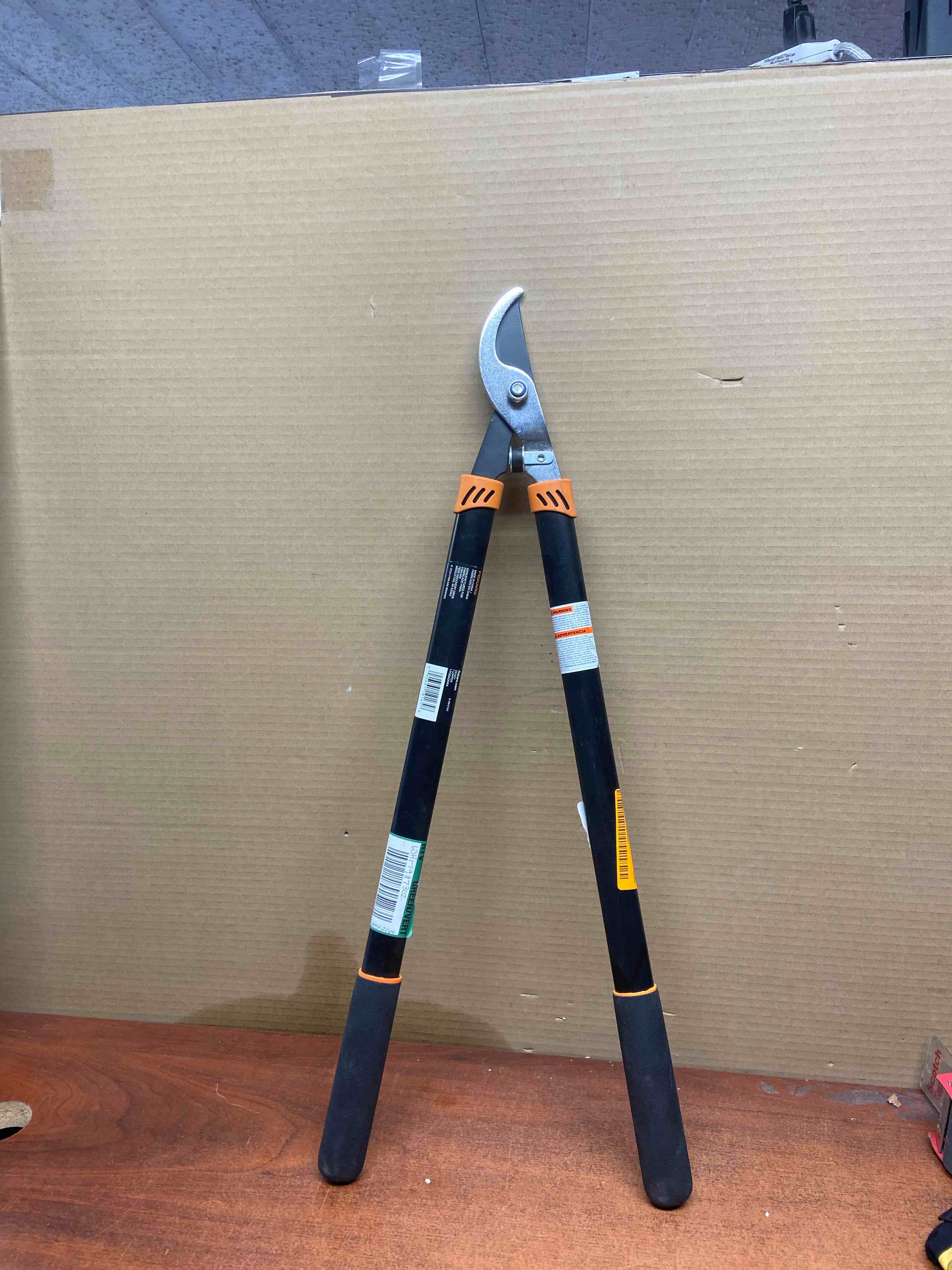 Fiskars Bypass Lopper With Non Slip Grip Aluminum Handle (28 Inch)