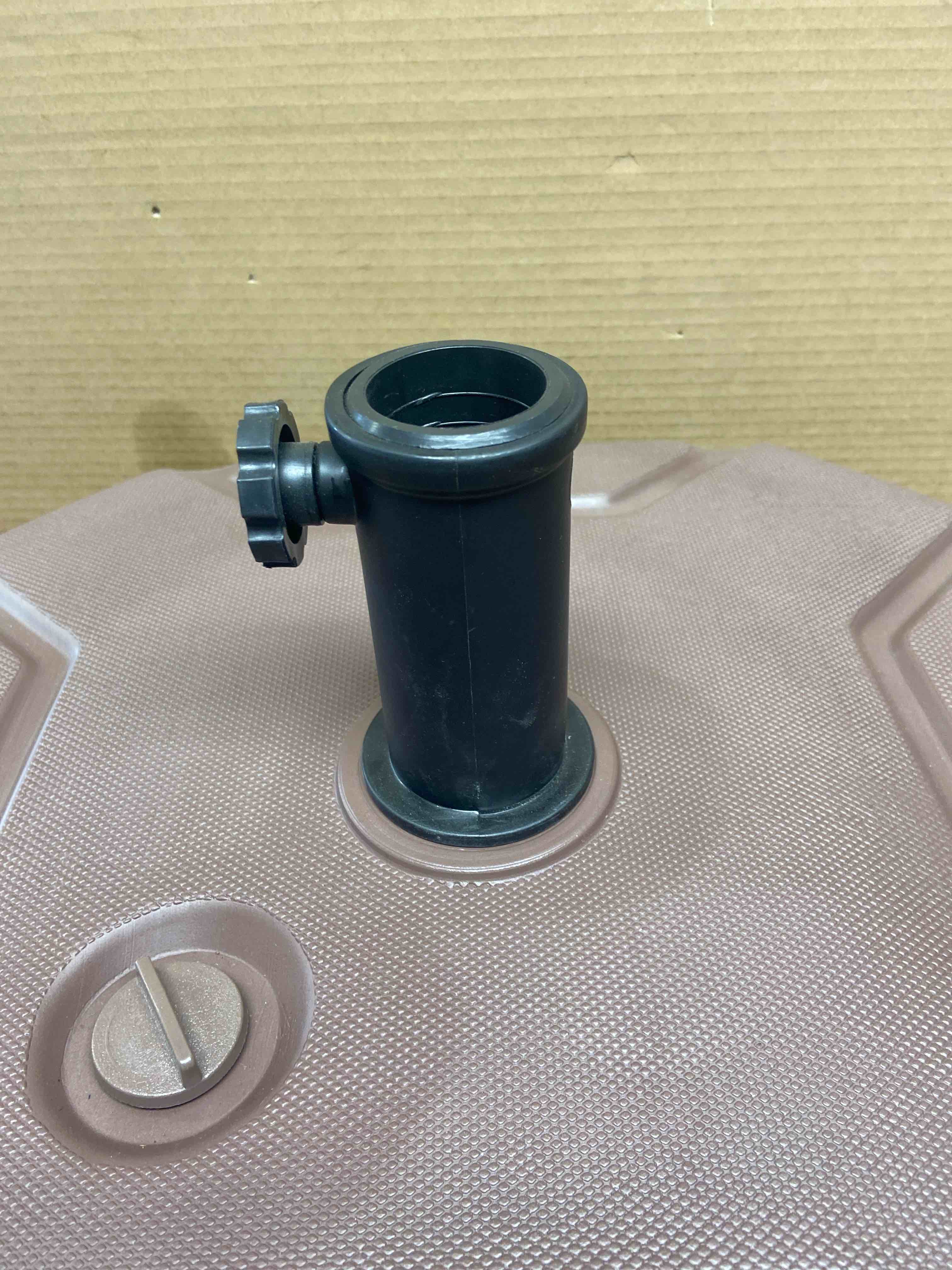 Condition photo showing New/Like New for  fillable umbrella base 25# brown 
